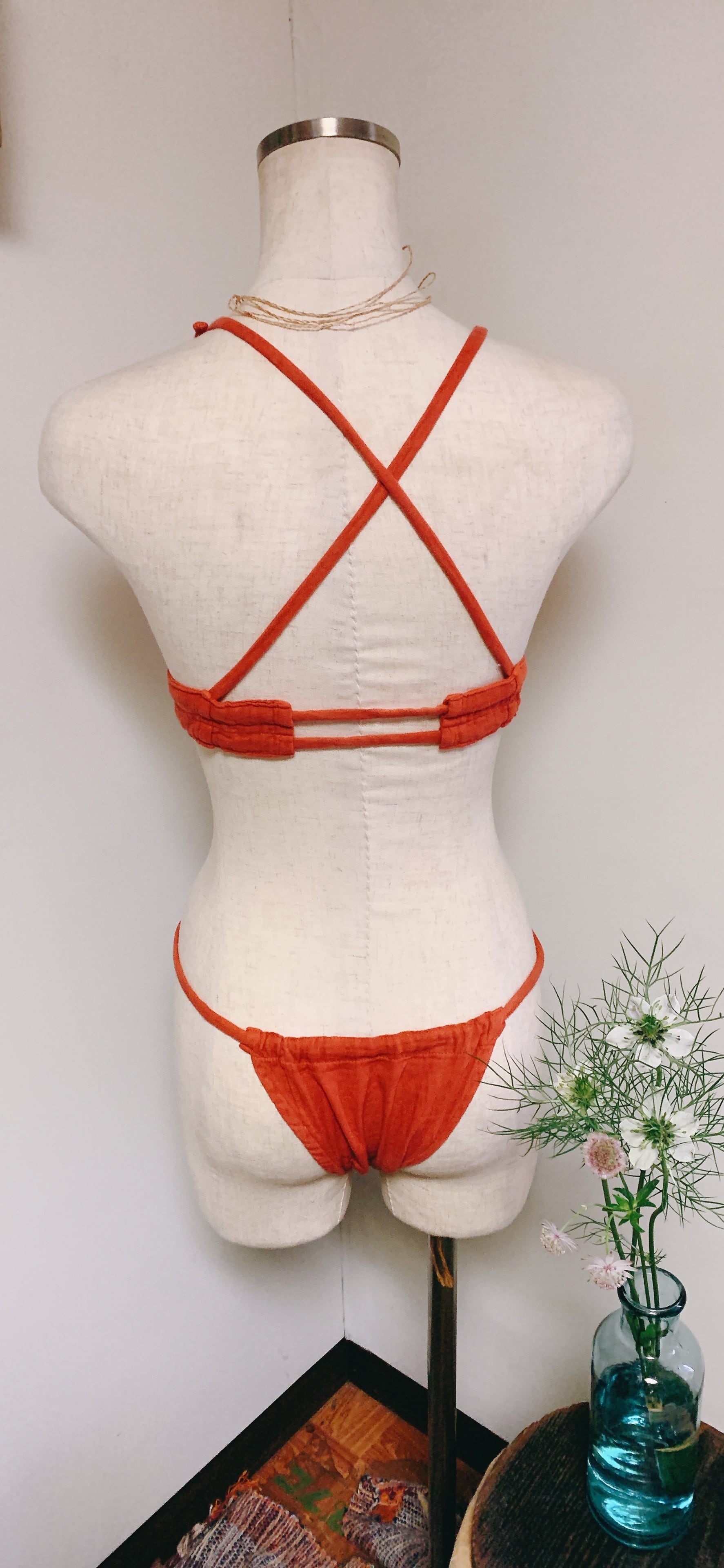 締めつけない下着 “ゆる〜りパンツ“ 茜染め 第1チャクラ