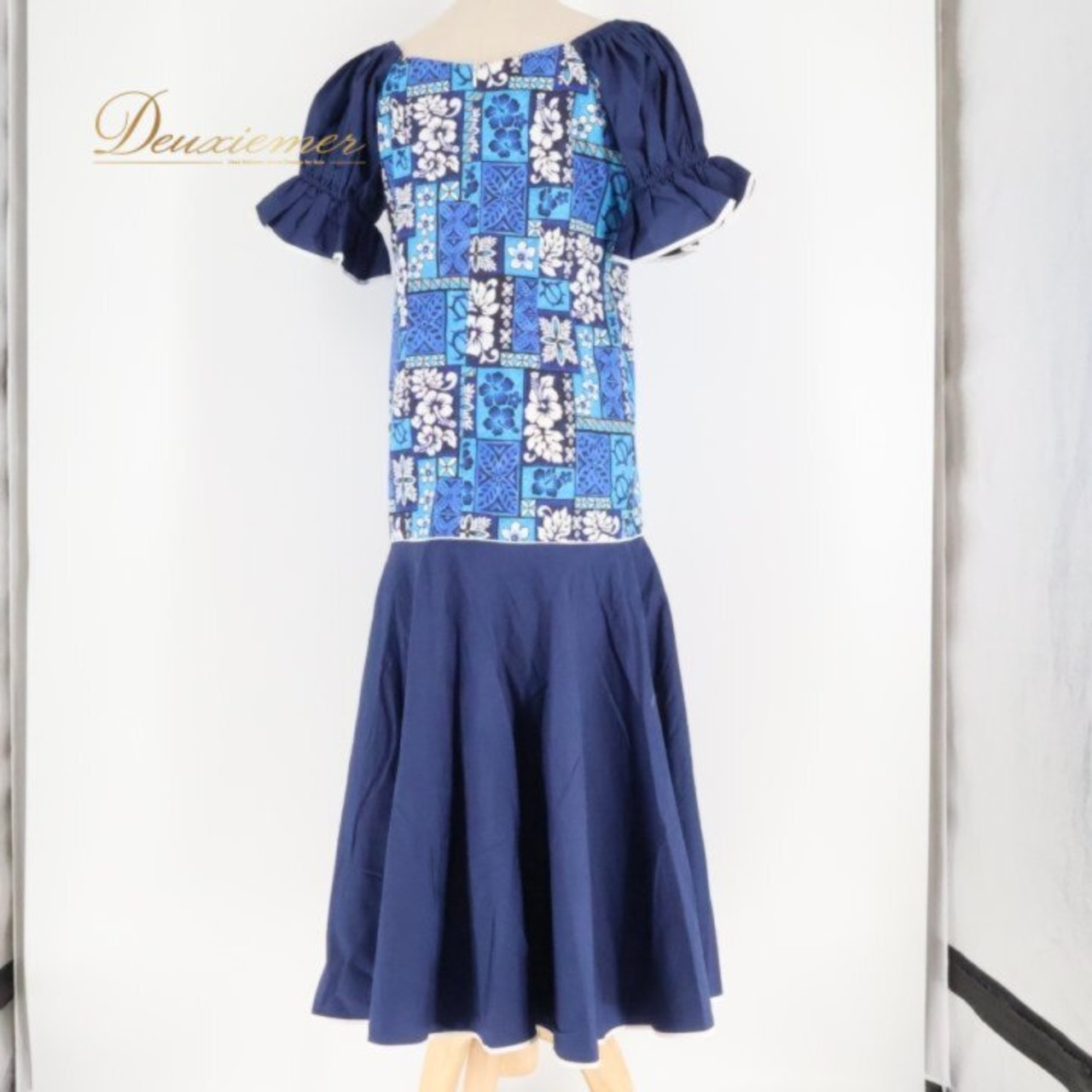 フラダンス 衣装 ワンピース ドレス ネイビー系 ハイビスカス柄 ホヌ柄 カヒコ柄 かわいい 華やか 鮮やか 明るい 大人っぽい 紺 白 ダンス衣装 ハワイアンダンス レディース ハワイアン アロハ ハワイアンプリント フラ ダンス レッスン 練習