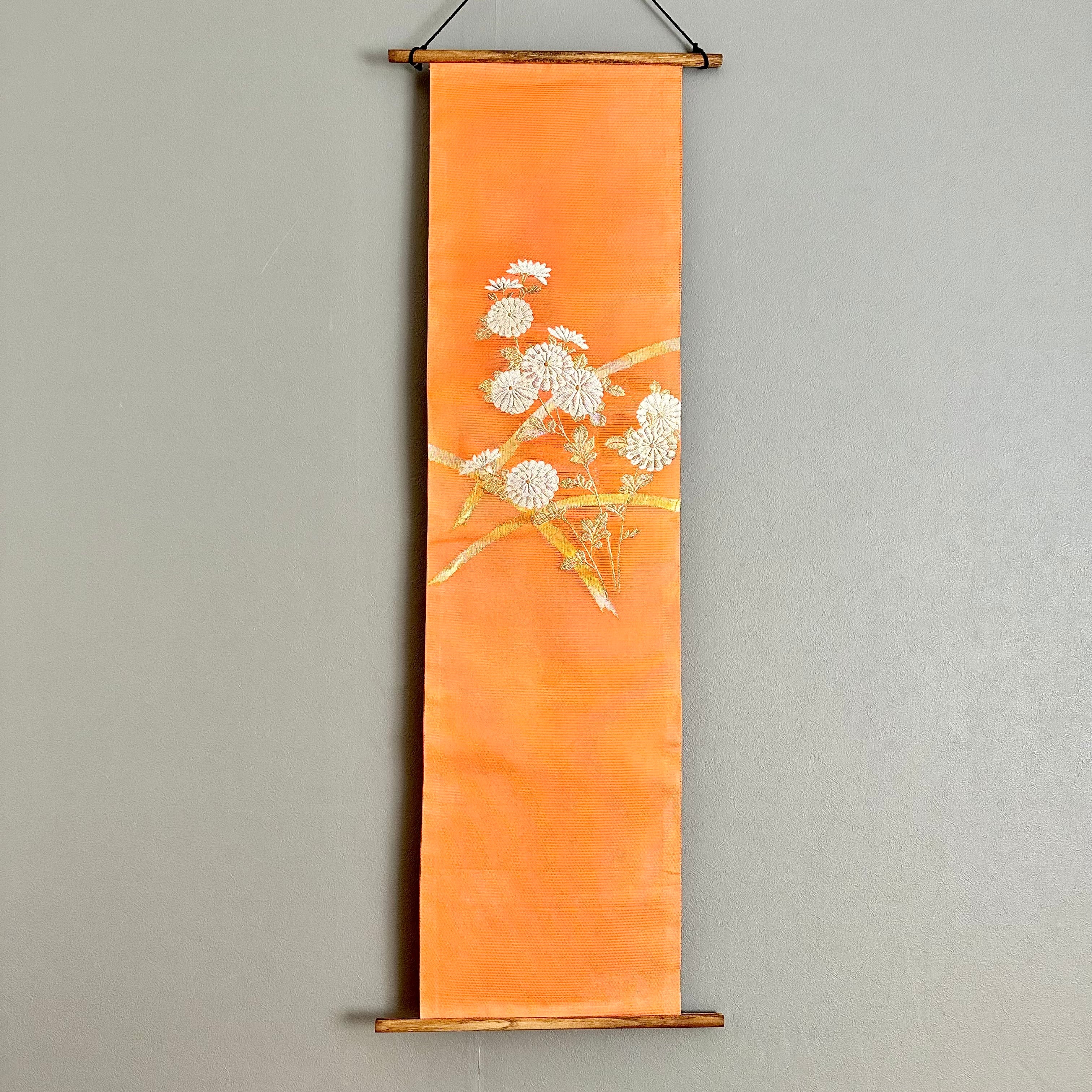 Kimono tapestry 夏帯のタペストリー 涼しげな柿色に金色の菊 着物