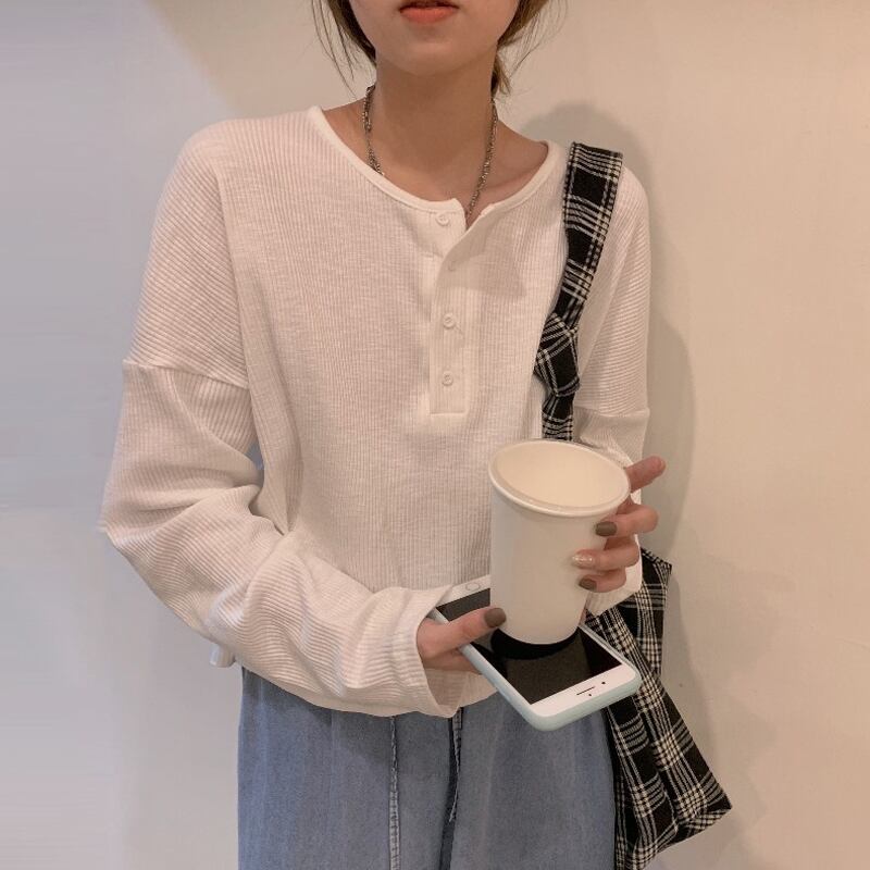 スプリングニットホワイトトップス 春物 試着室74604727282