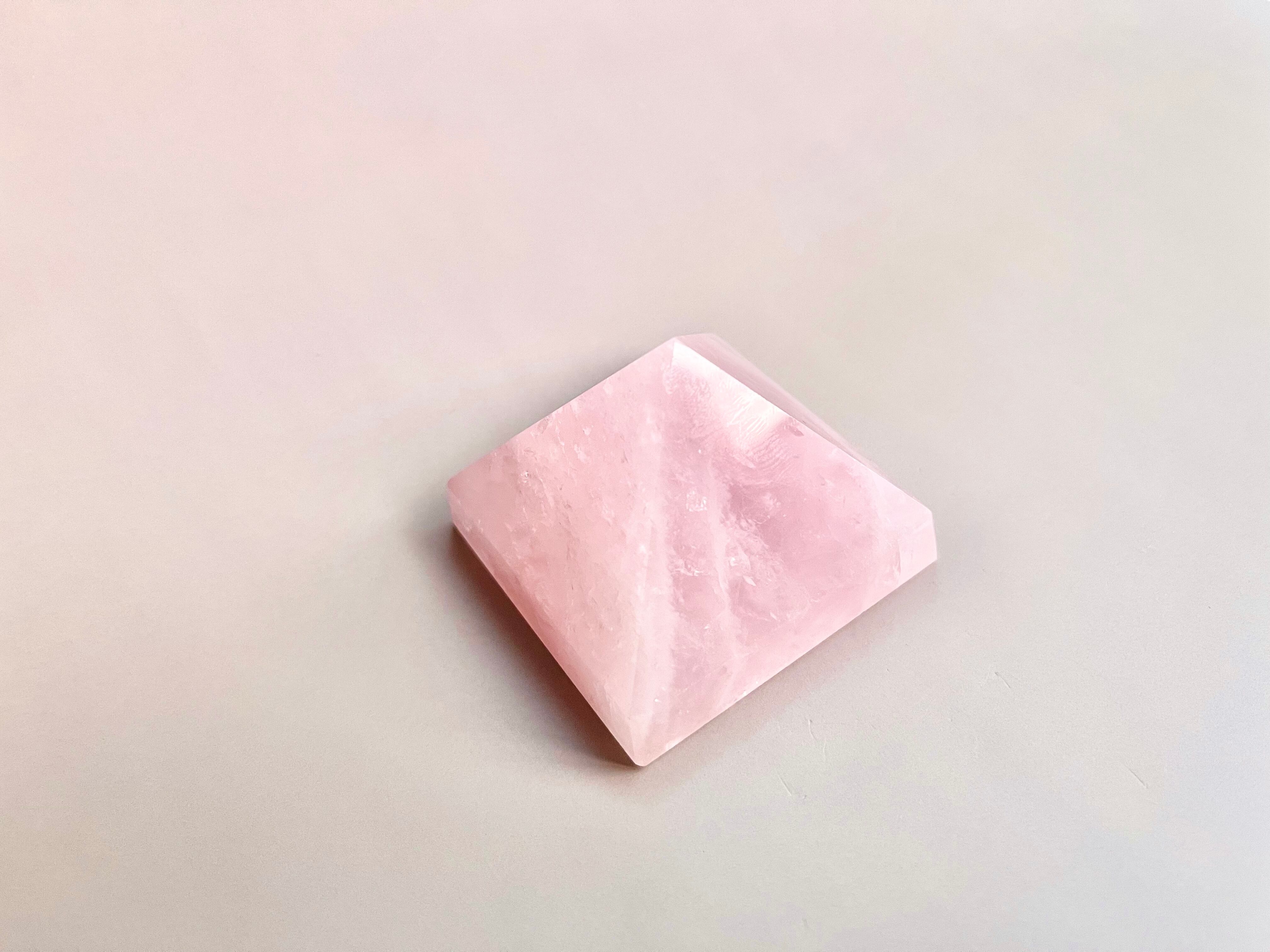 ローズクォーツピラミッド L size☆Rose quartz pyramid L size