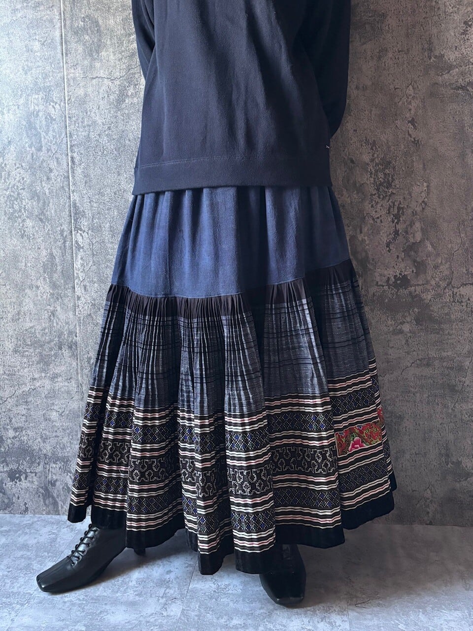 モン族スカート 077 ロング 裾ボリューム 贅沢に巻きスカート1枚使用