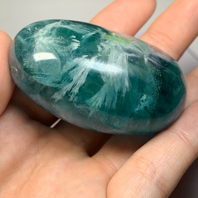 4.タンブル・スカイブルーエンジェルフェザーフローライト