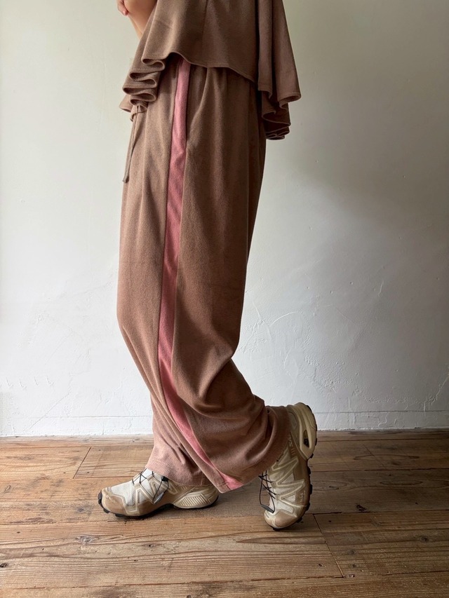 line pants/brown×pink