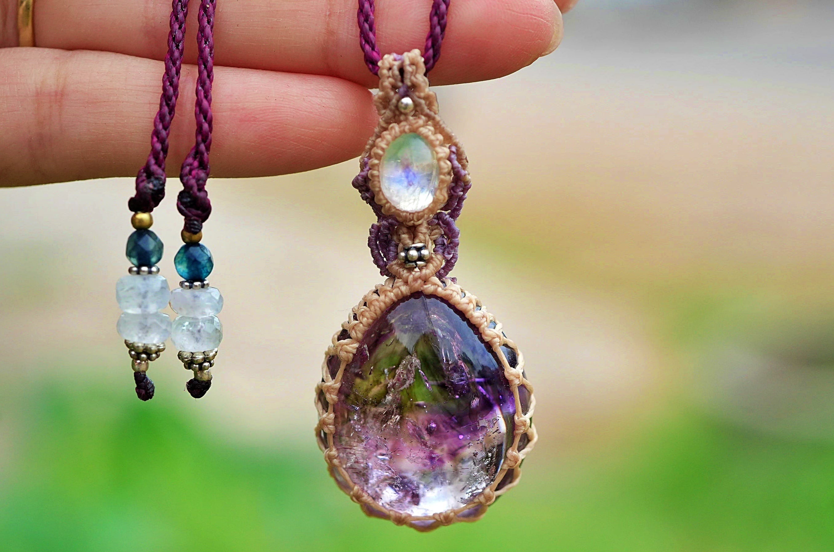アメジストエンハイドロ(水入り水晶)moonstone マクラメネックレス1912