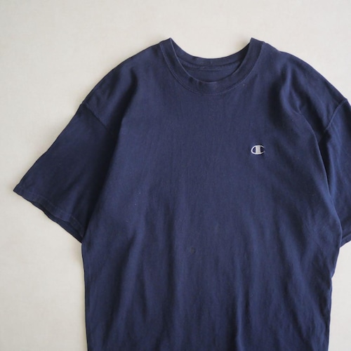 "00's Champion" logo tee