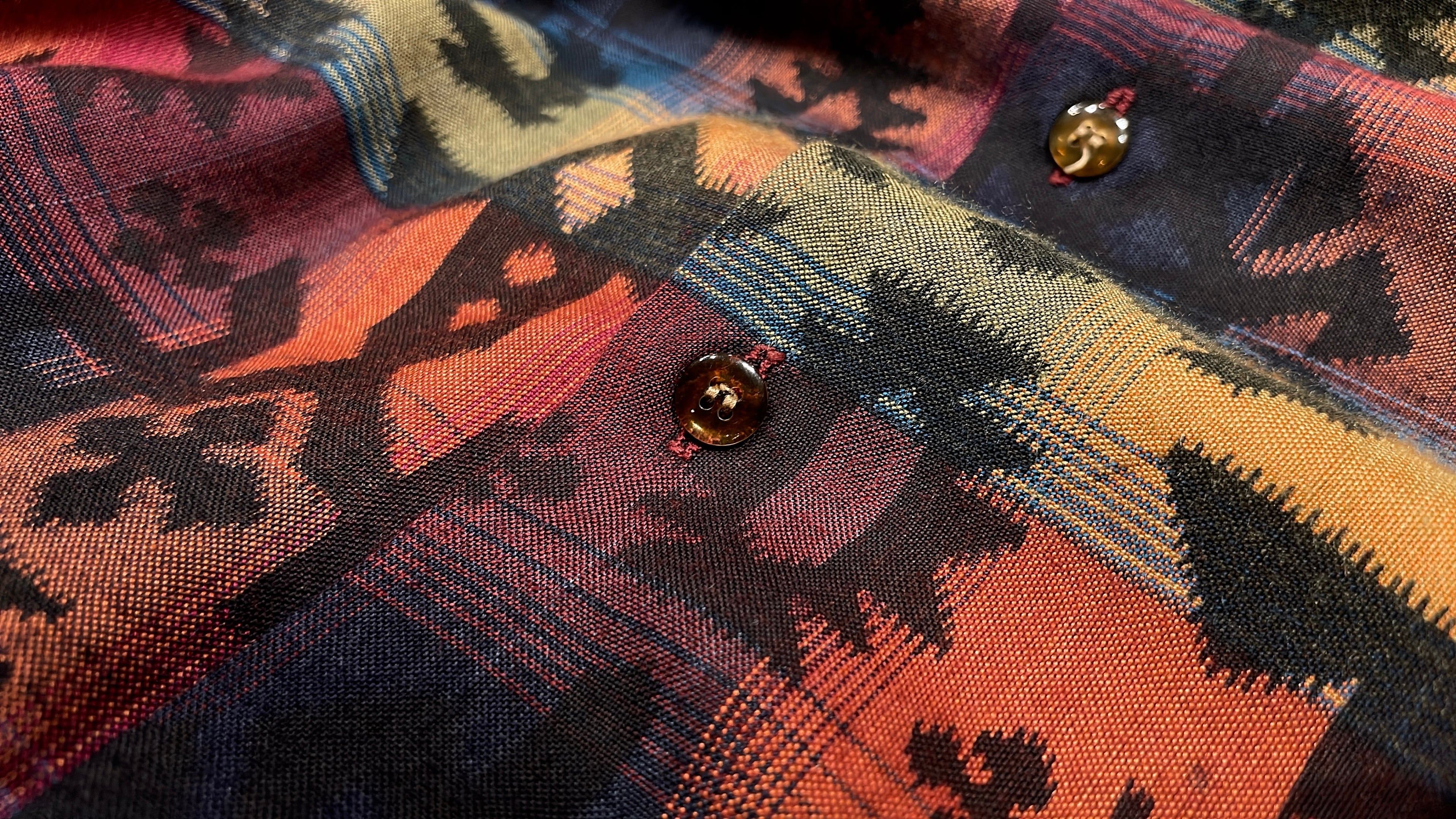 Richly colored check × ethnic pattern embbossed shirt