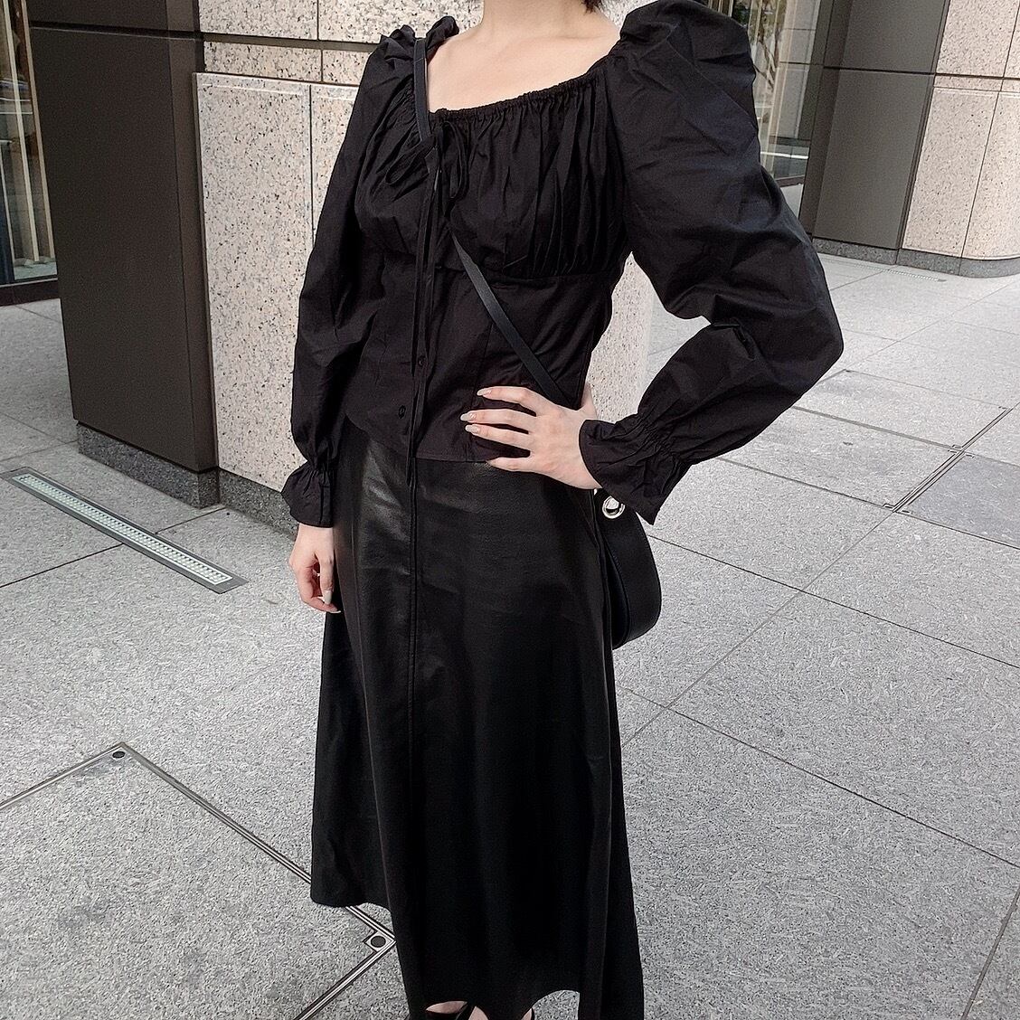 Volume puff blouse/ Black(10月上旬頃発送予定)