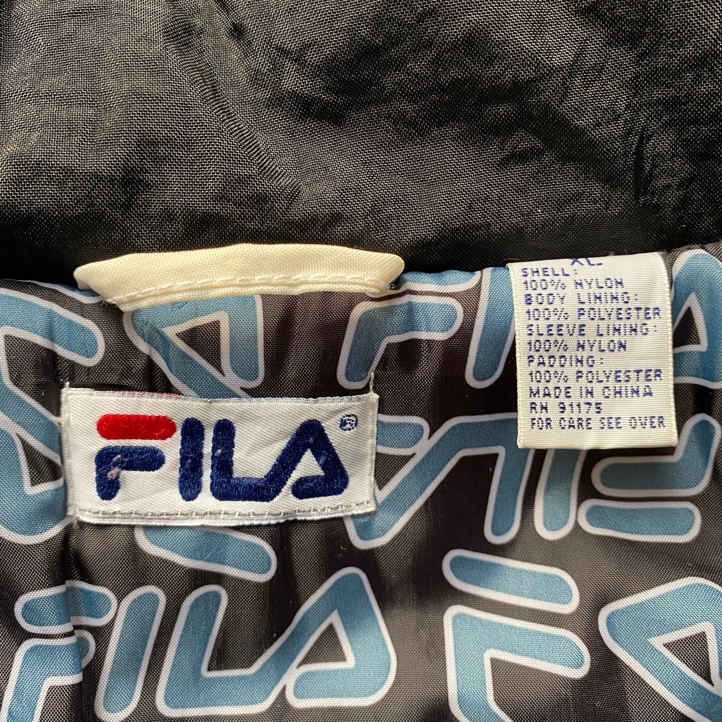 90年代 FILA フィラ ロゴ刺繍 中綿入り ナイロンジャケット メンズXL