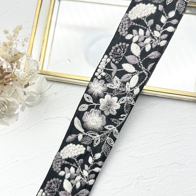 　[パープルブラック]インド刺繍リボン　2983