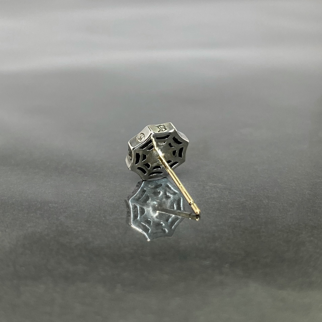 CUT OUT SPIDER WEB STUD / カットアウトスパイダーウェブピアス