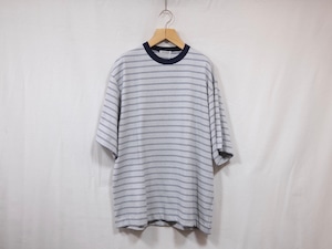 UNIVERSAL PRODUCTS.” MULTI BORDER S/S T-SHIRT NAVY”