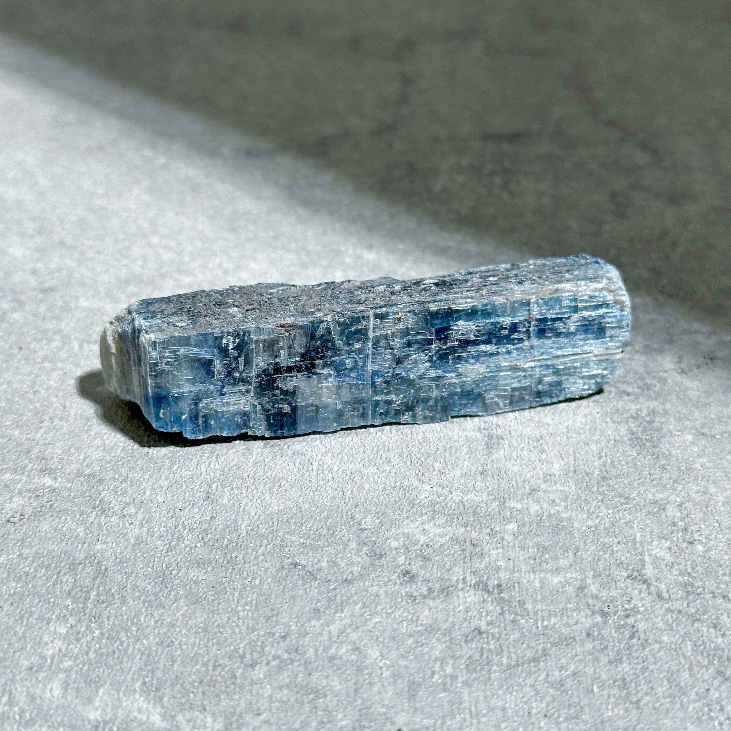 カイヤナイト 原石72◇ Kyanite ◇天然石・鉱物・パワーストーン