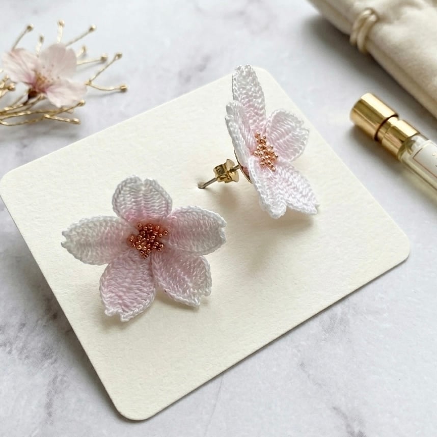 桜｜スタックピアス・極細レース編み | 紫蓮庵 Sirenan
