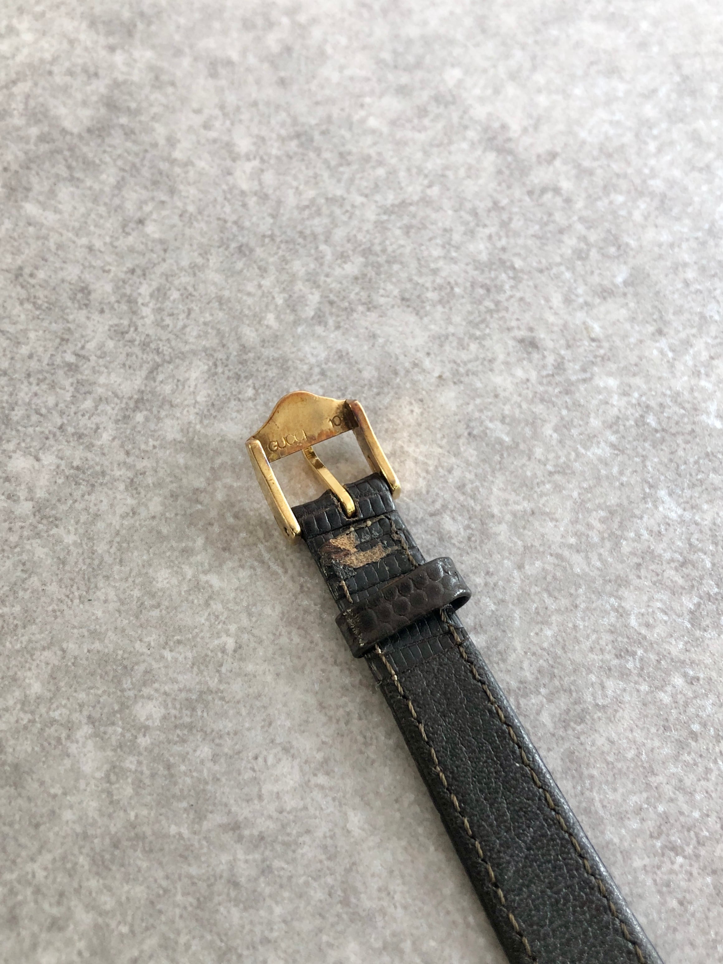 GUCCI グッチ シェリーライン 腕時計 ゴールド×ブラック スクエア