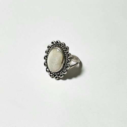 Vintage MOP Southwest Native Ring