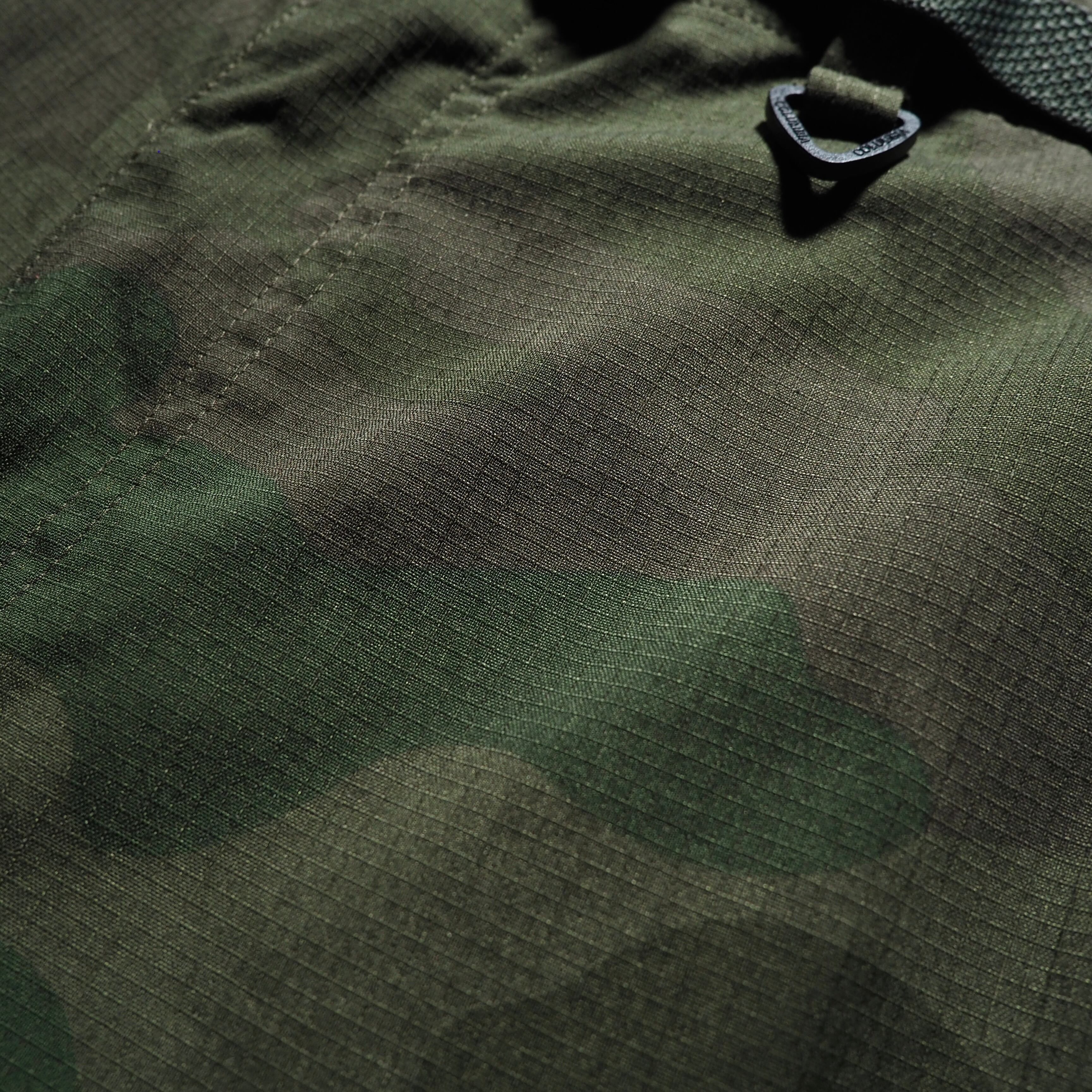 2000s ” Columbia ” Tech side Pockets × camouflage pattern short pants