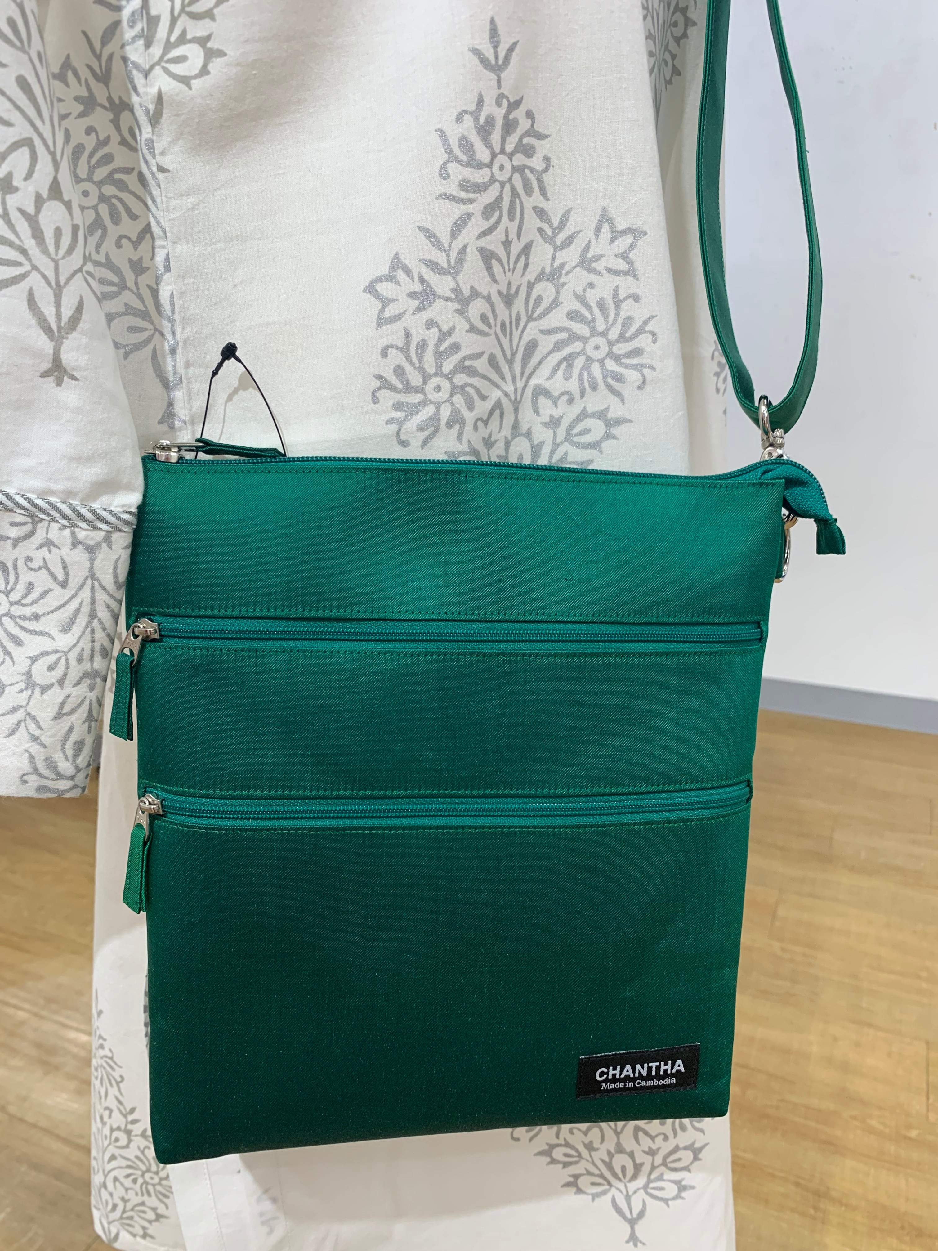 限定3個)ショルダーバッグ トラベルバッグ シルクバッグ カンボジア