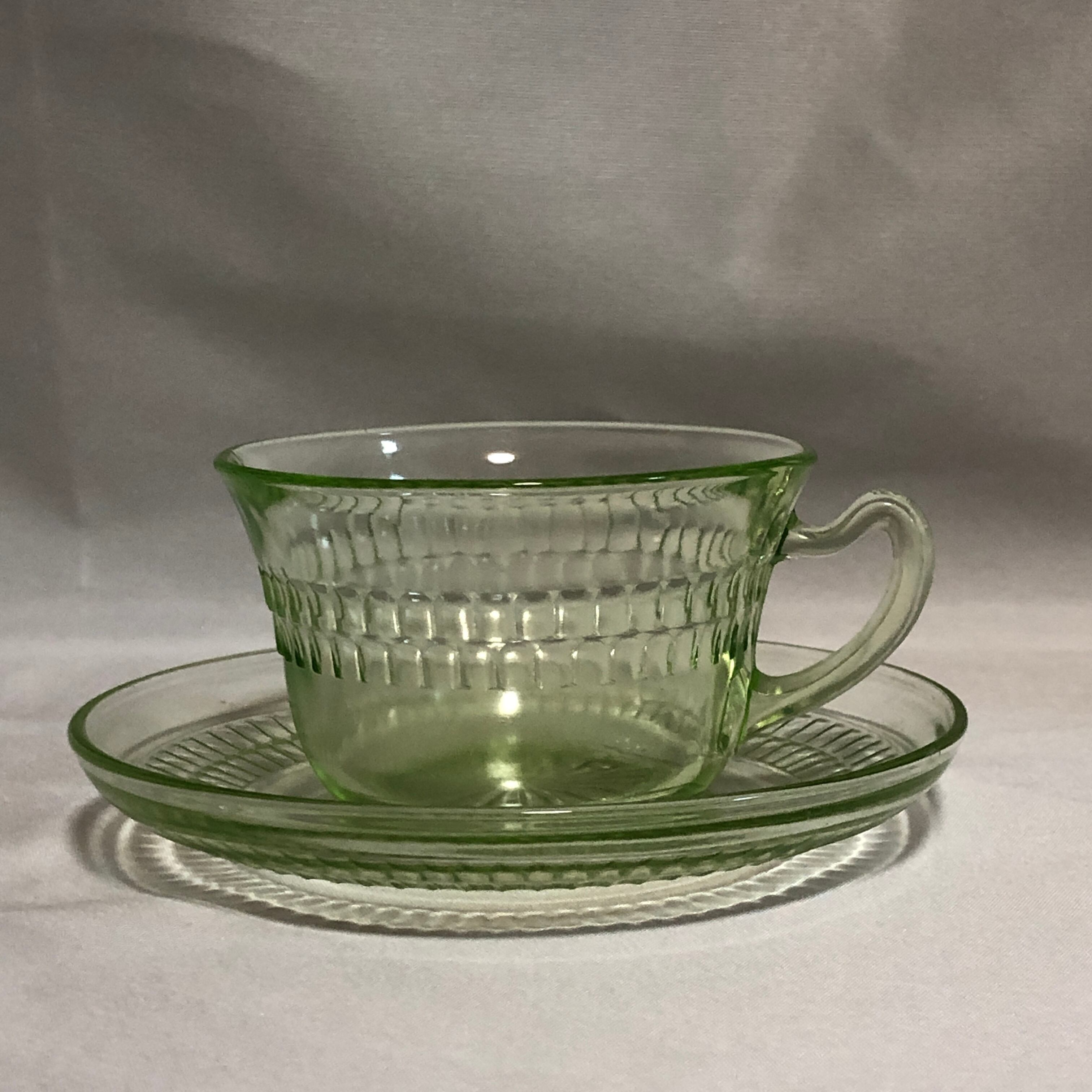 イギリス アンティーク ウランガラス カップ&ソーサー