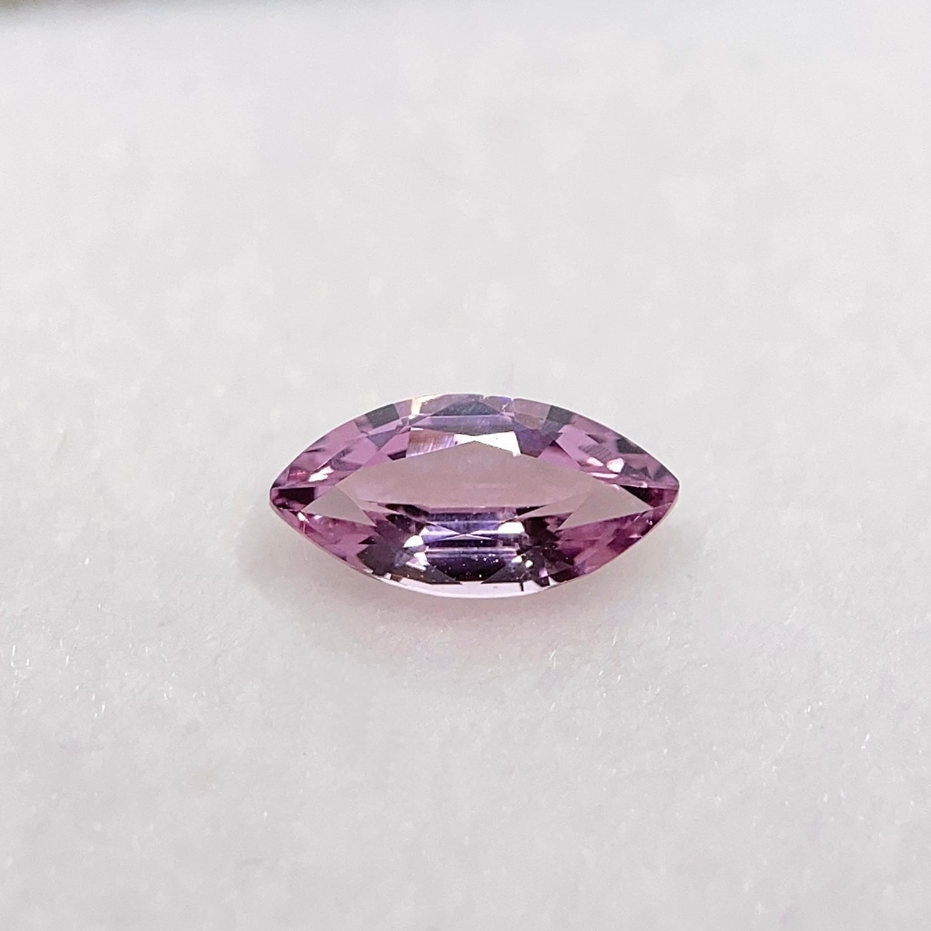 スピネル マーキスカット ルース 0.40ct ピンク系 約7mm×3.5mm r-0657