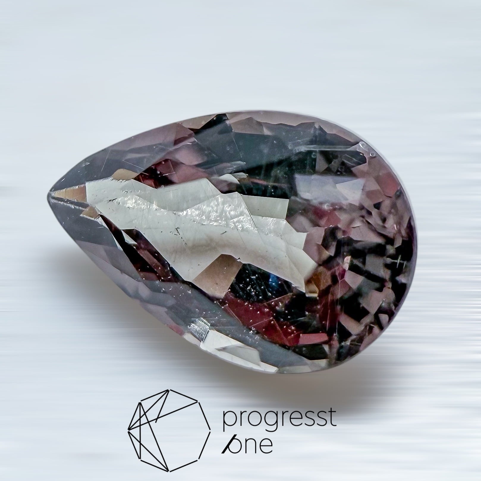 天然石カラーチェンジガーネット カラーチェンジガーネット0.55ct | progresstone