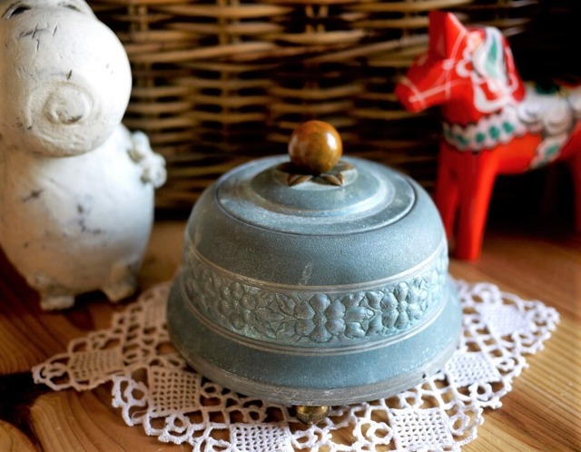 オルゴール付アルミ製パウダーボックス ベークライトつまみ