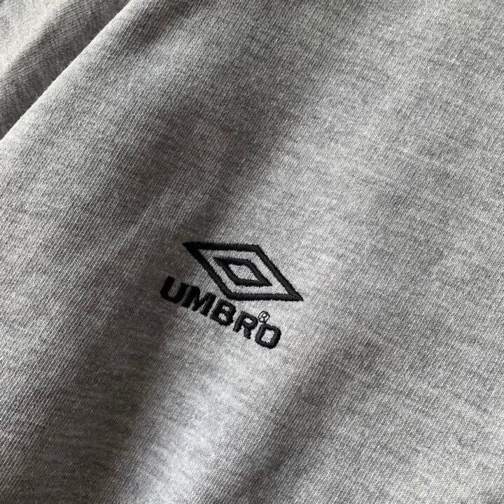 90s UMBRO 銀タグ ワンポイント刺繍ロゴスウェットアンブロ | 古着