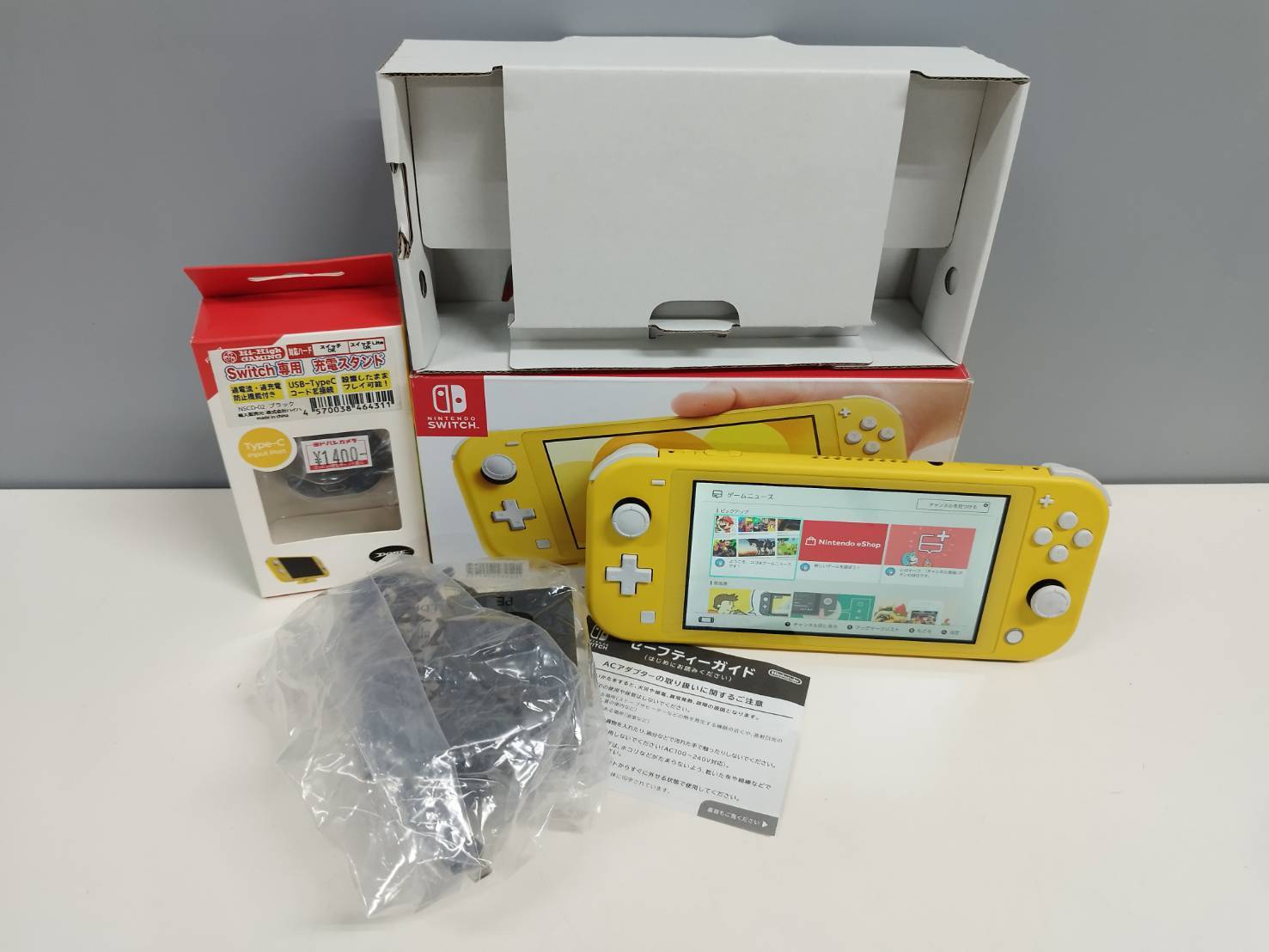 美品】Nintendo Switch Lite HDH-001/2019年製/イエロー/充電スタンド