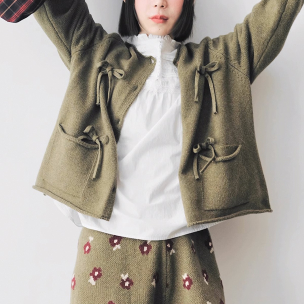 チャーミングリボンのカーディガン : ガーリーな魅力に溢れた一着 i0484