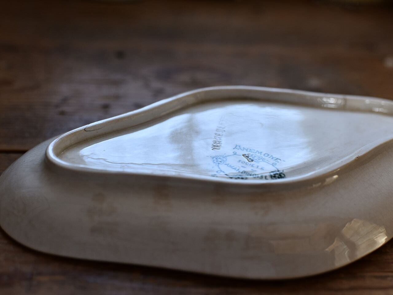 サンタマン製 シックな絵柄が美しいラヴィエ皿 フレンチアンティーク