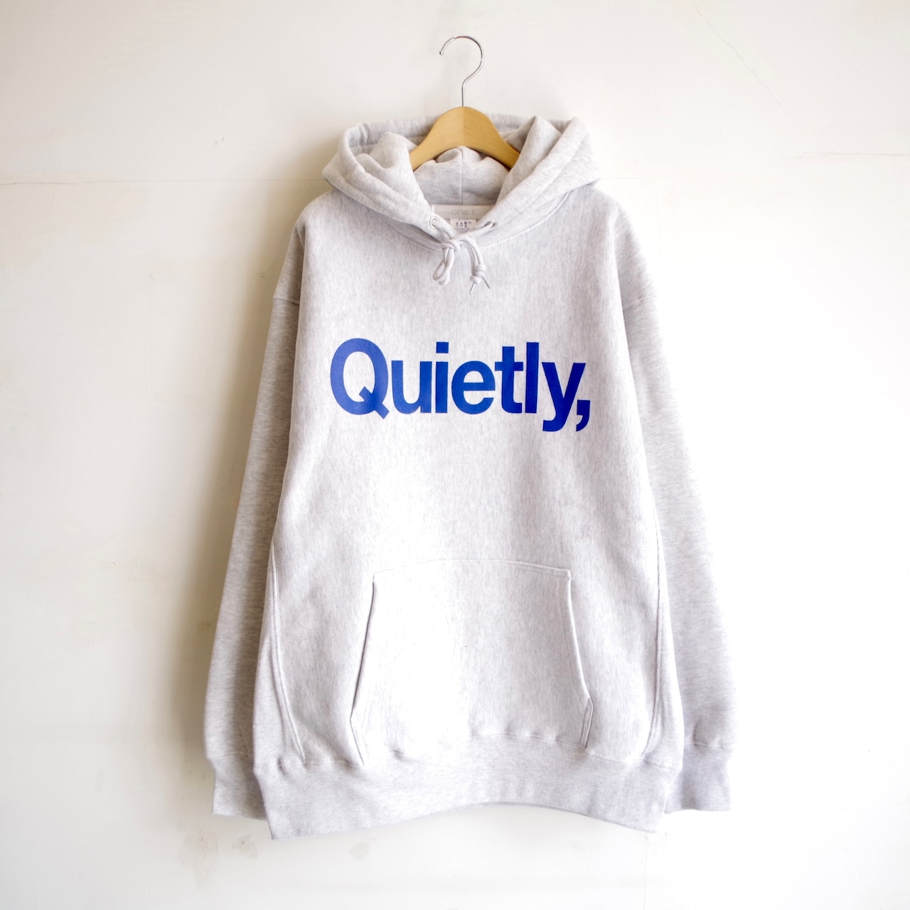one f.  Quietly,Eleven  HOODIE　