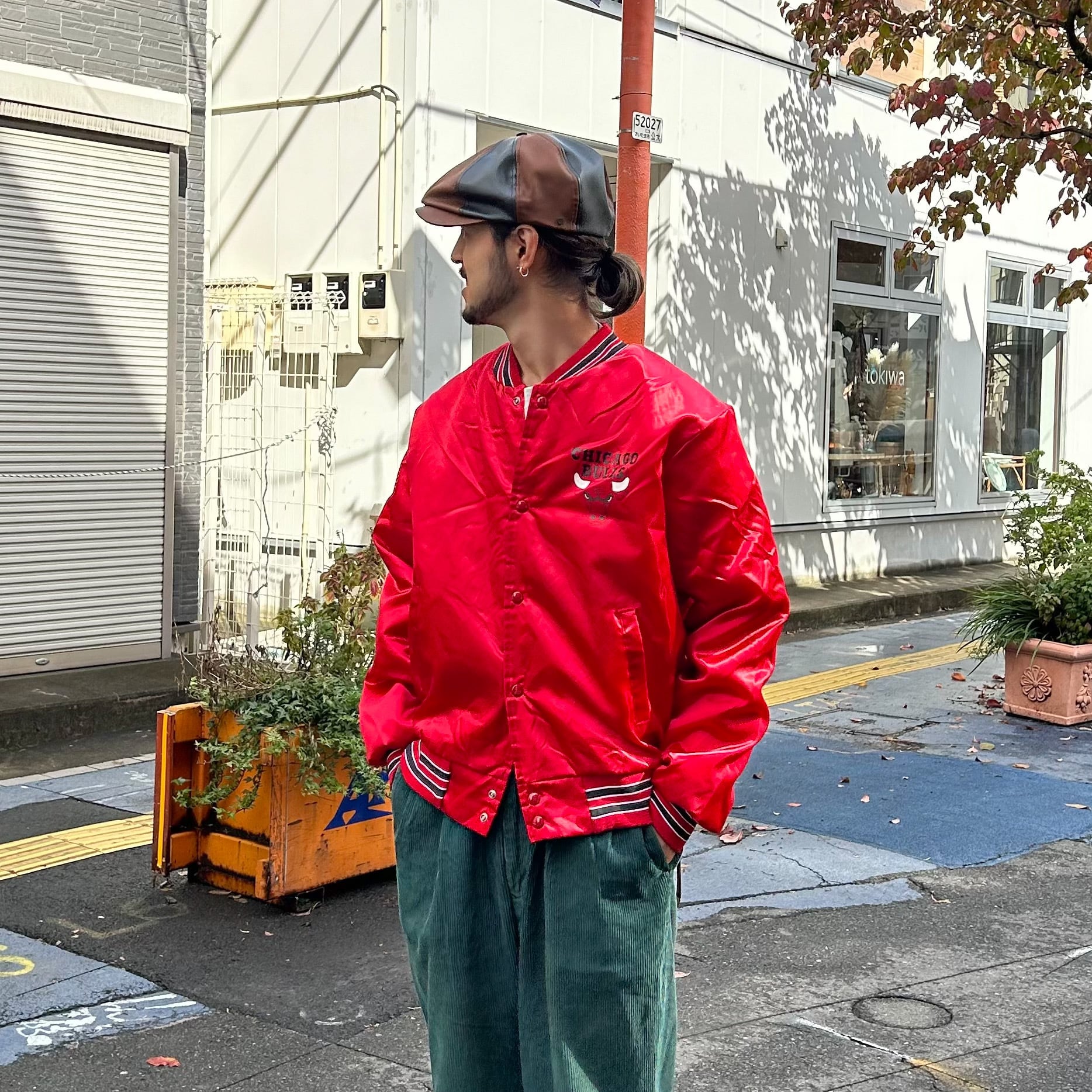 90's Chalk Line NBA Chicago Bulls Varsity Jacket L 90's Chalk Line NBA Chicago Bulls Varsity Jacket L