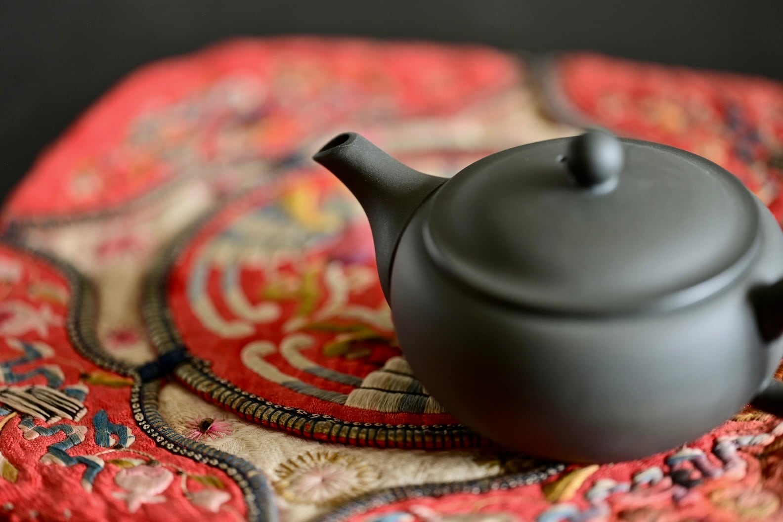 東屋 小急須 鳥泥 並細 後手［4573503820193］ 1人用 / Azmaya Tea Pot