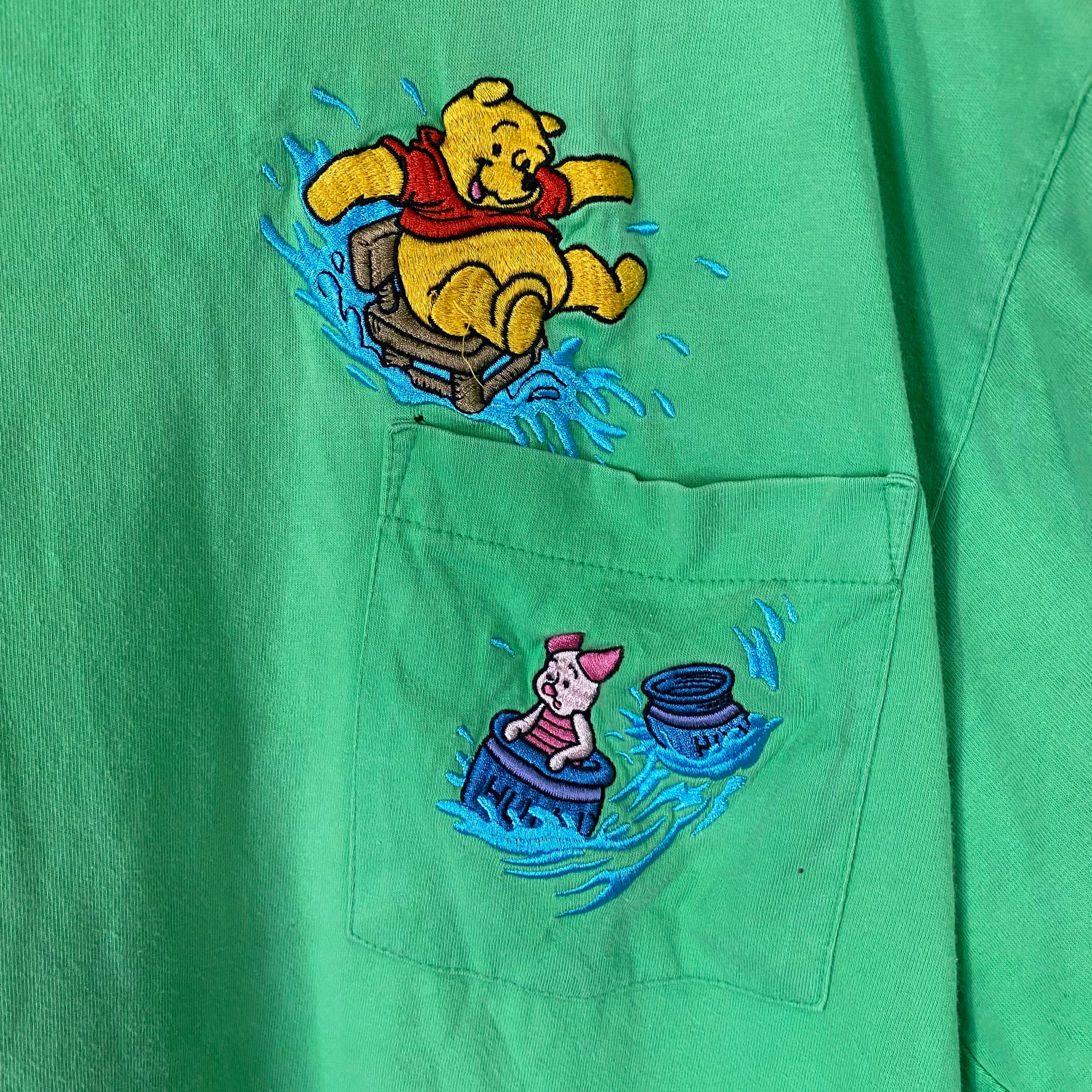 Disney Store 90s tシャツ グリーン プーさん ピグレット 刺繍