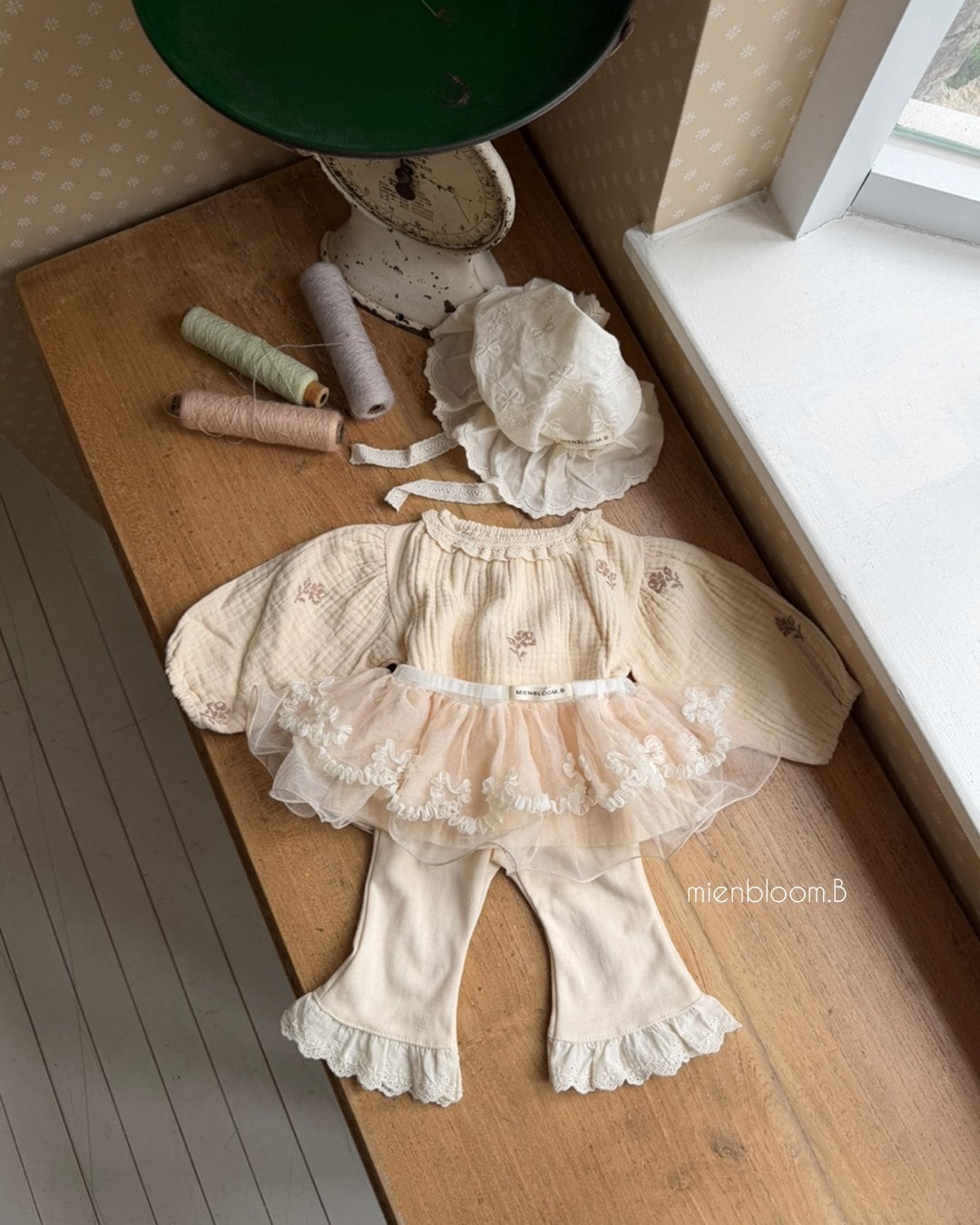 送料無料【予約】/ kids ロース刺繍ブラウス / mienbloom