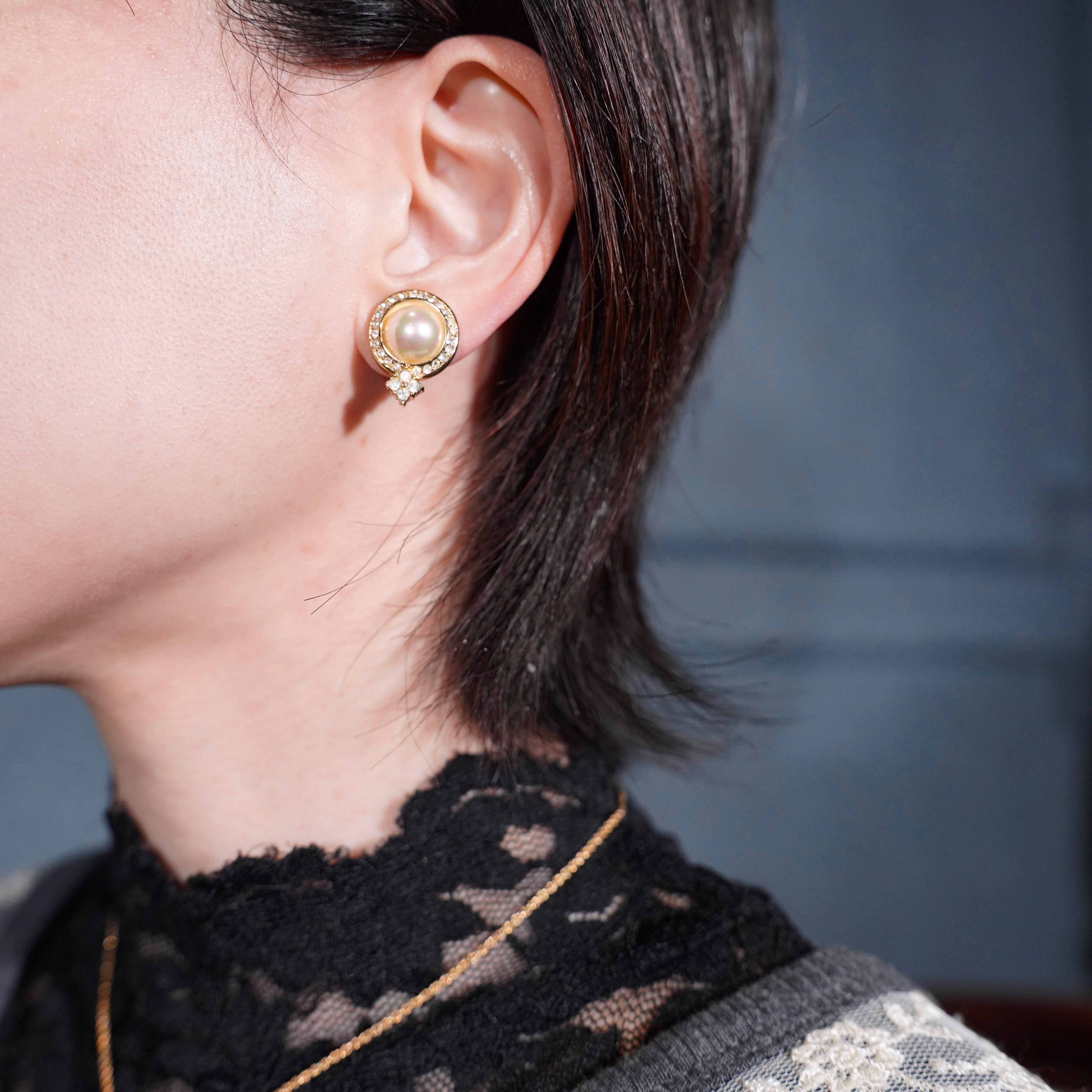 Christian Dior BlJOUX PEARL DESIGN RETRO NECKLACE EARCLIPS SET