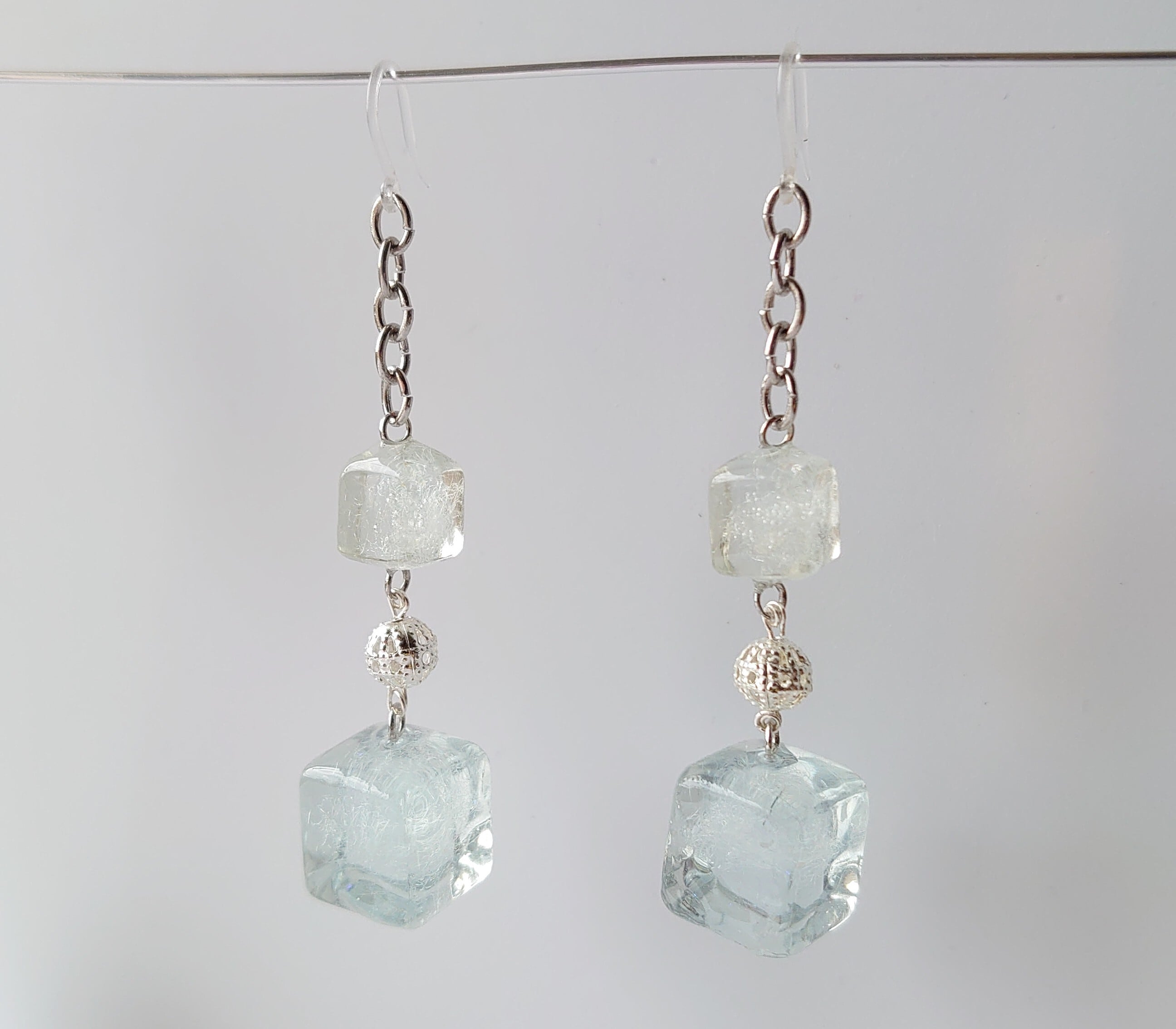 no.143 再販✩ハンドメイド✩小さくても存在感のあるポニーフック2点