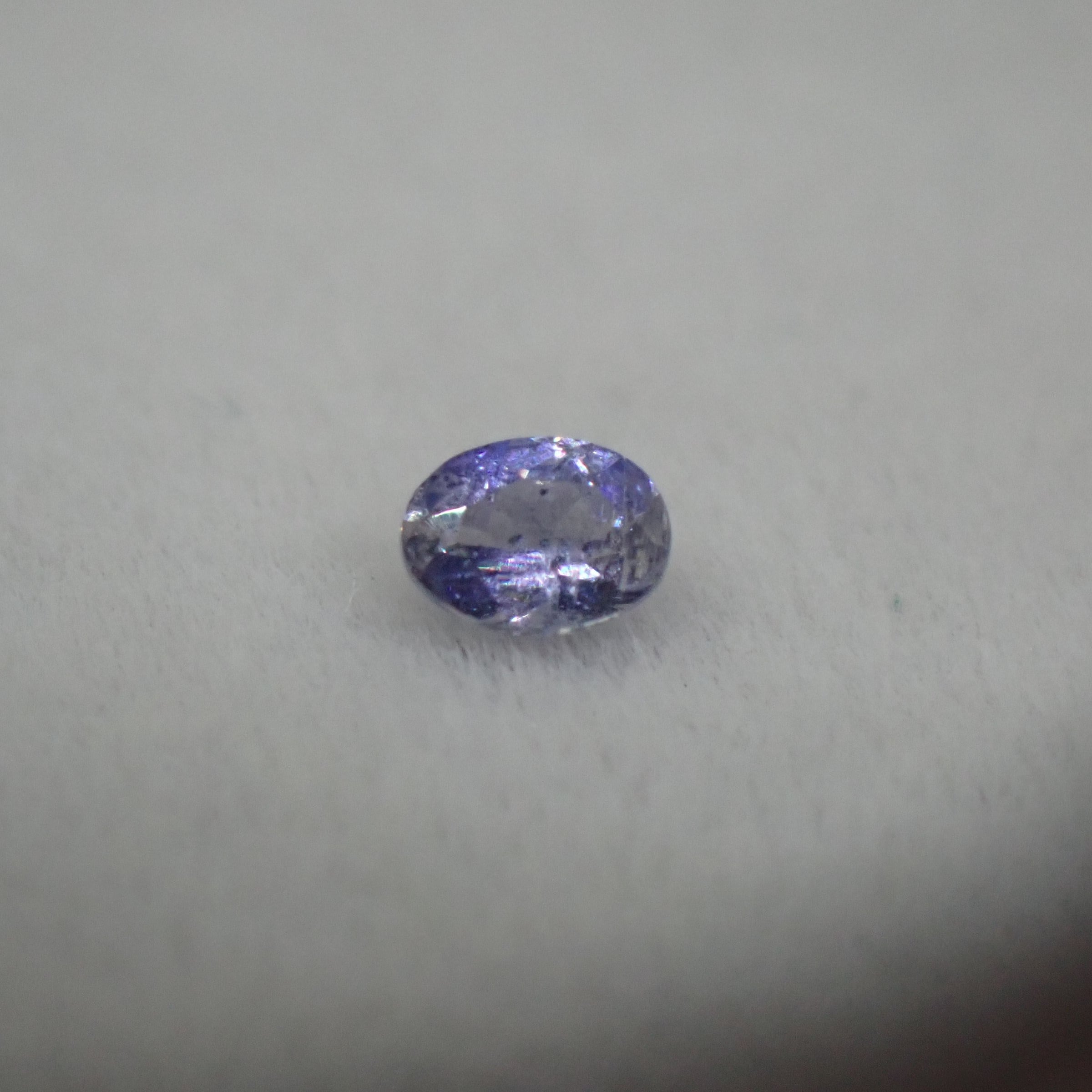 多色性◎珍しいデュモルチェライト0.091ct | 宝石ルース販売