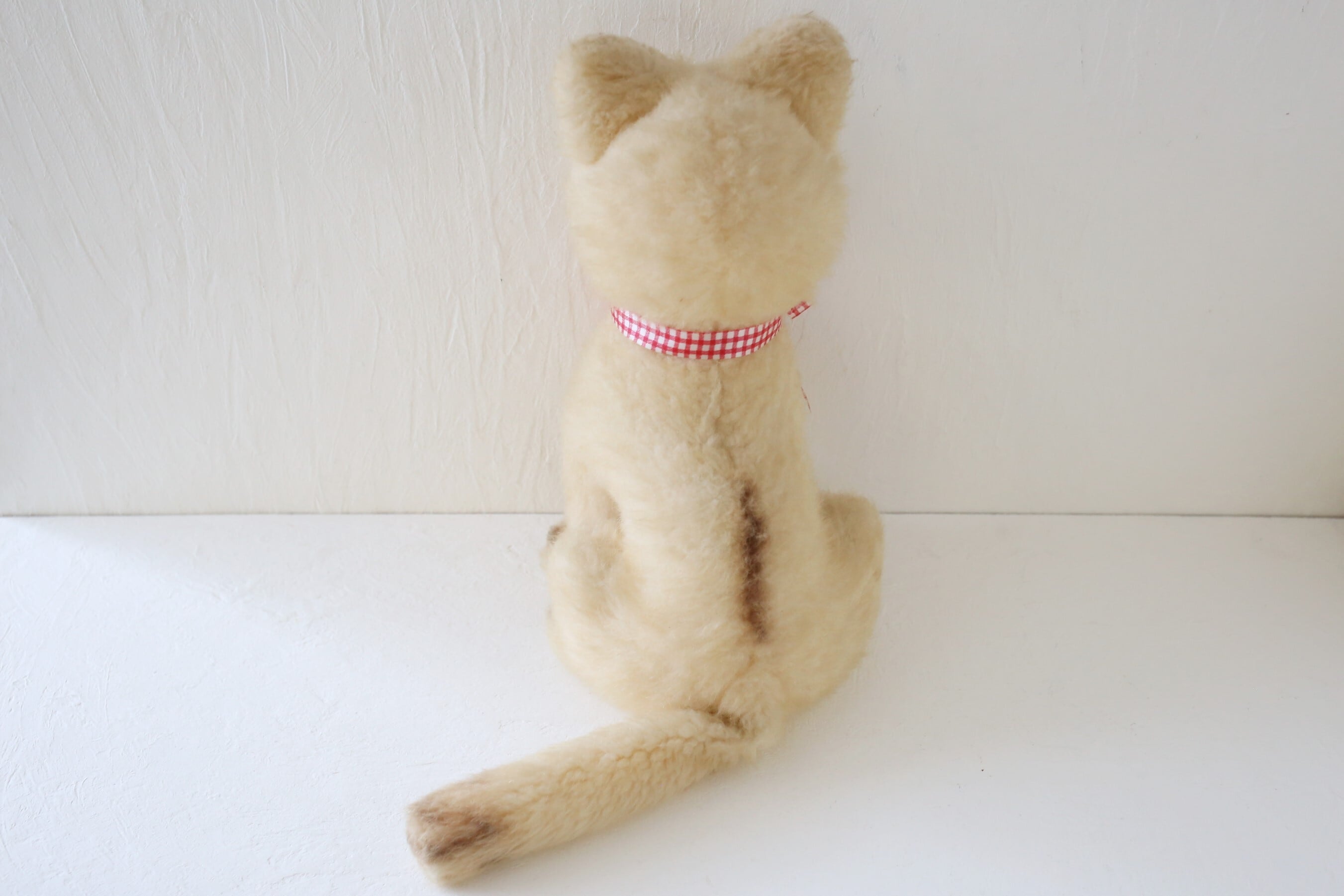 フランス　アンティーク　ベージュの猫のぬいぐるみ フランス アンティーク ヴィンテージ お座りネコ ぬいぐるみ