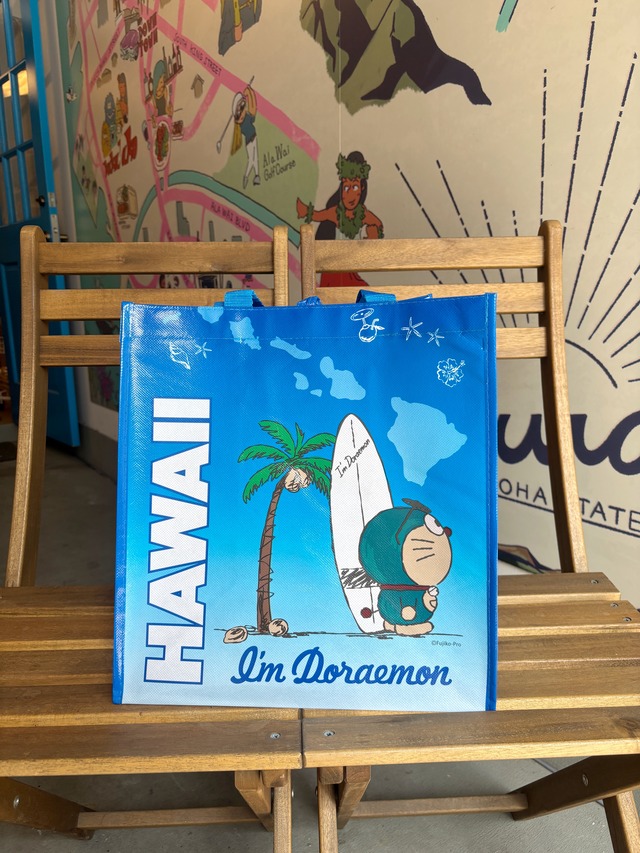 ハワイの人気商品を安心の国内配送で！【ABCストア/abc stores 】ドラえもんエコバッグ　ビニールバッグ　ショッピングバッグ　プールバッグ