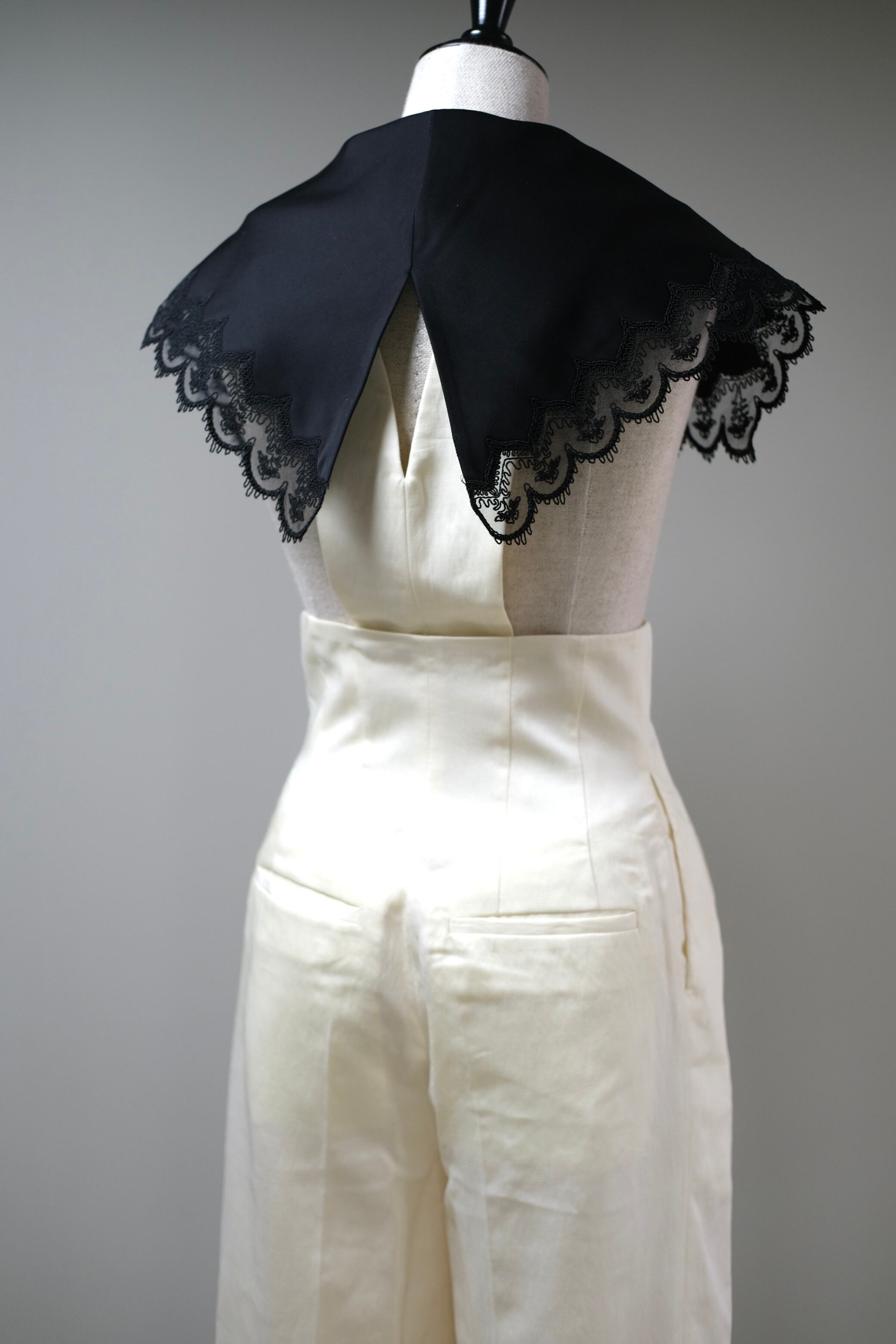 FETICO】EMBROIDERY COLLAR JUMPSUIT - white | loop