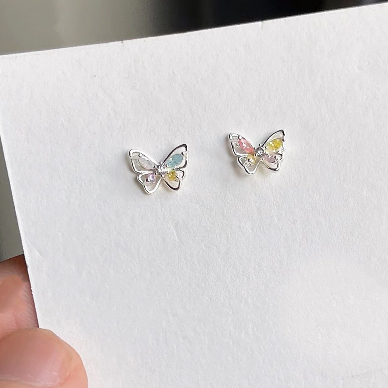 蝶々ピアス シルバ針 金属アレルギー対応 普段使い 結婚式 お呼ばれ 高級感