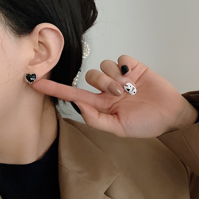 耳にキュートなアクセント ハート 選べる 2タイプ イヤリング ピアス かわいい 大人女子 愛され 女っぽ Lamitte Deco トレンド 韓国ファッション ショップ Base店
