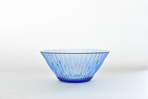 アクアブルーのガラス鉢