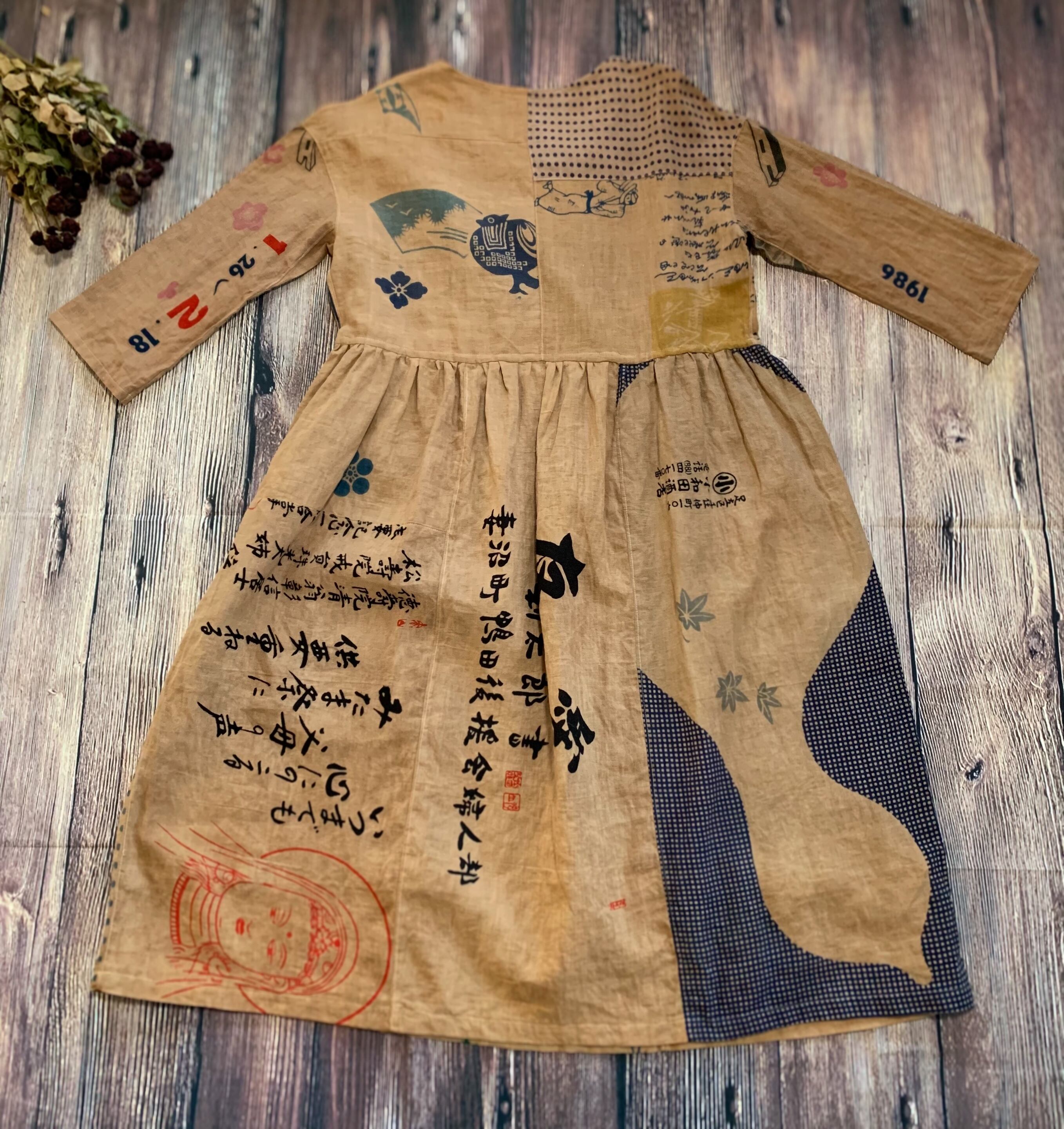 金太郎のぼり旗リメイクワンピース 柿渋染め のぼり旗 ワンピース 古布リメイクのぼり旗コート作家一点