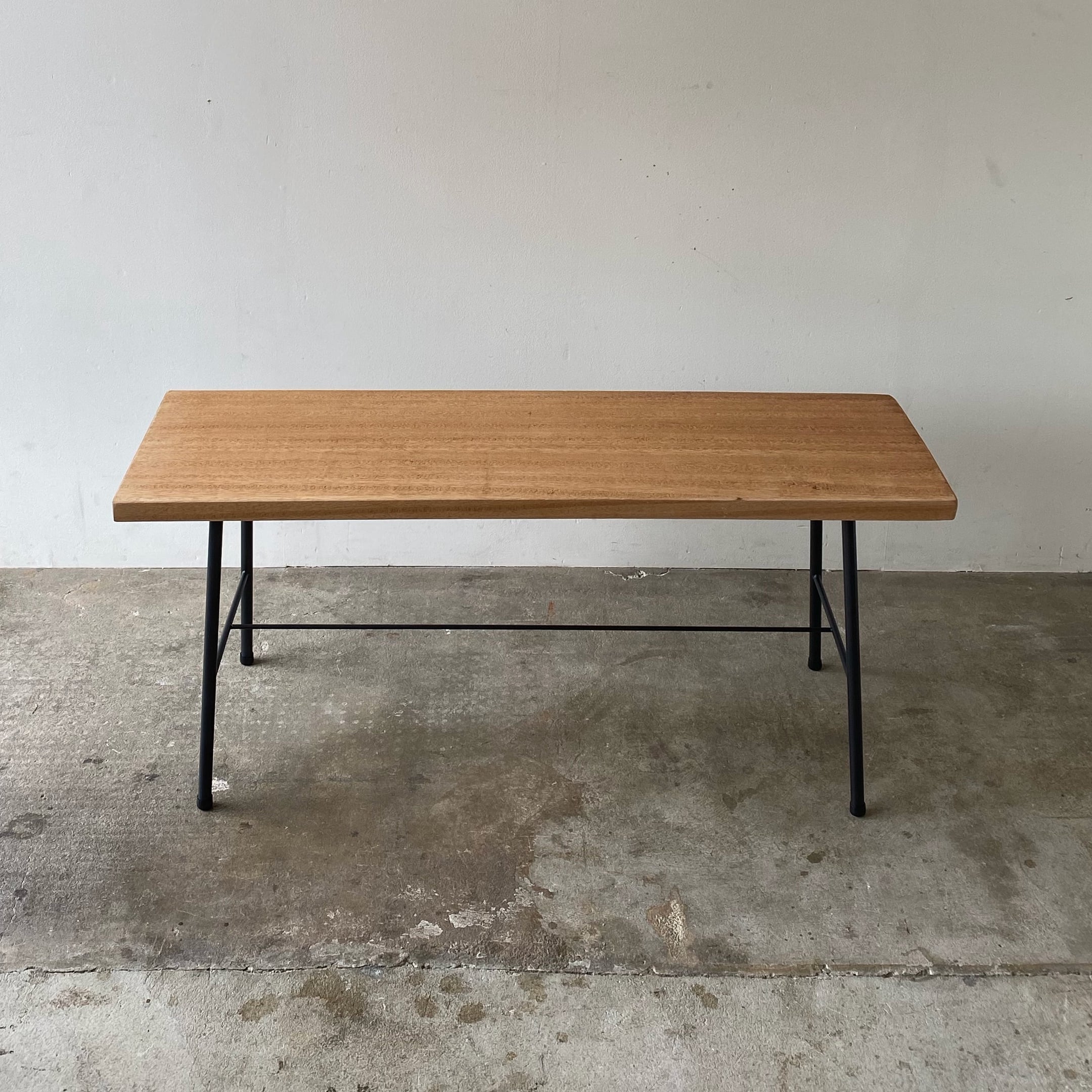 鉄脚のベンチ　0870