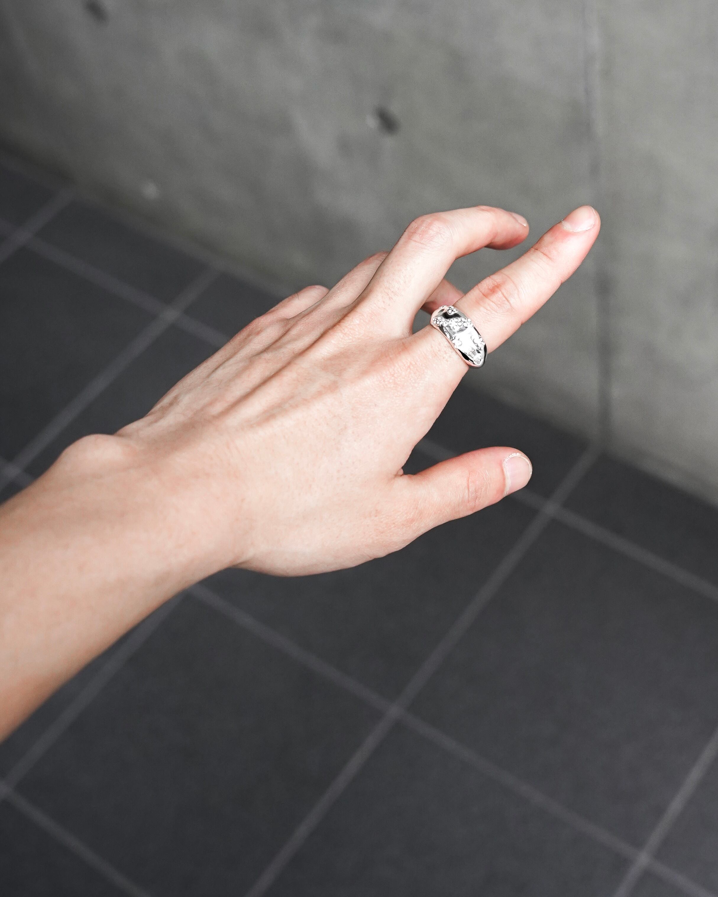 YOSTER Hole Ring | hypeofficial