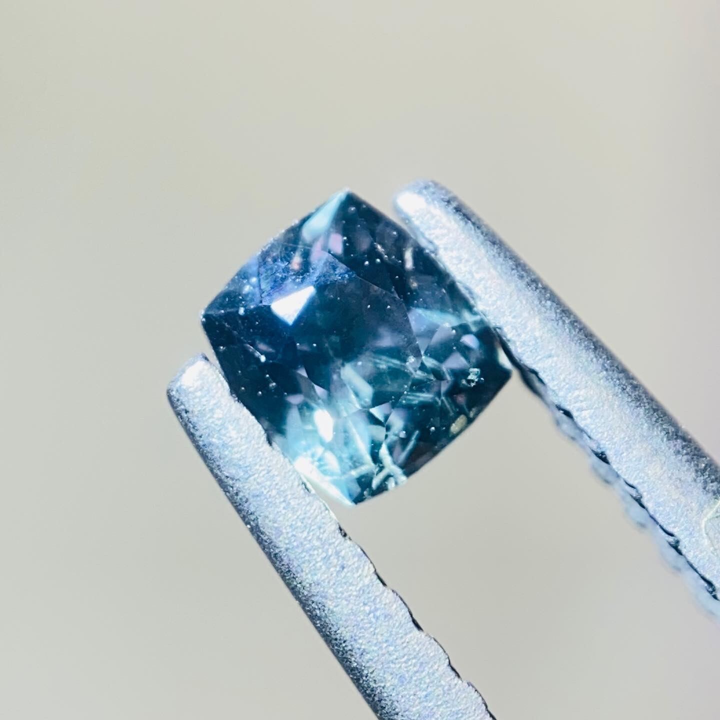 ミステリアスな3変幻　ベキリーブルーガーネット