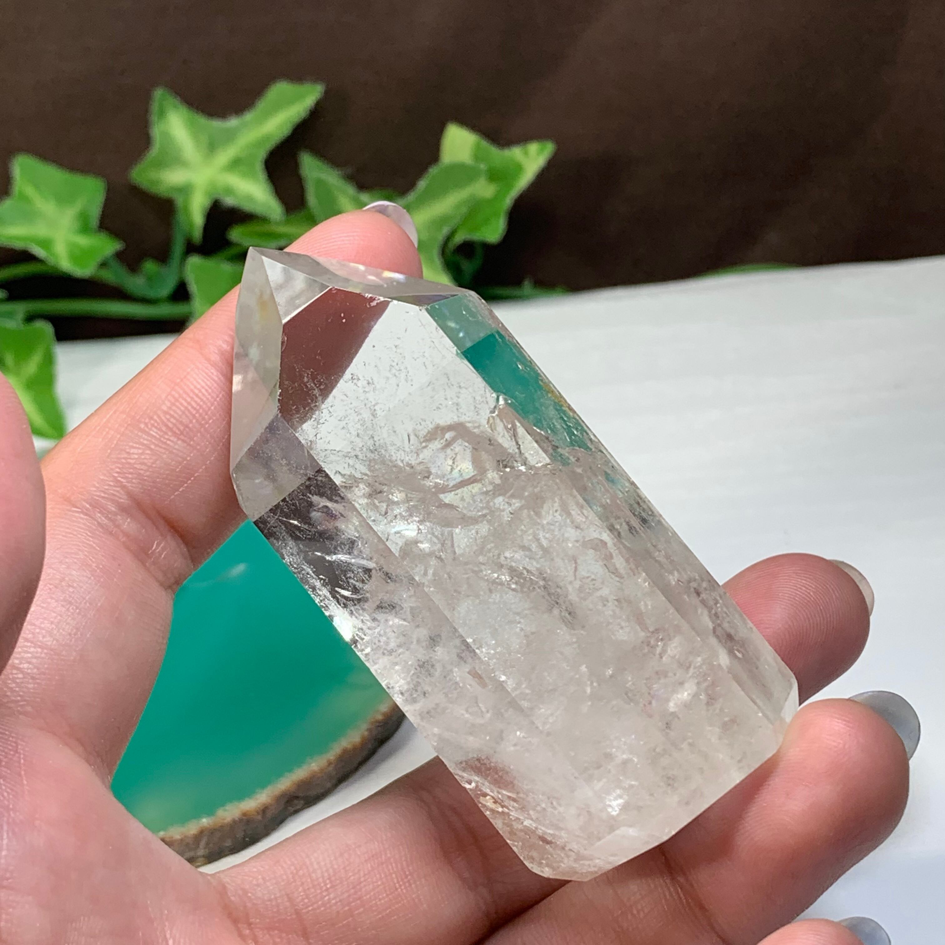 6周年☆フローライト原石クラスターに住みつくローズうさぎさん 1.ローズクォーツうさぎ・うさちゃんワールド☆ | Naturaltreasure