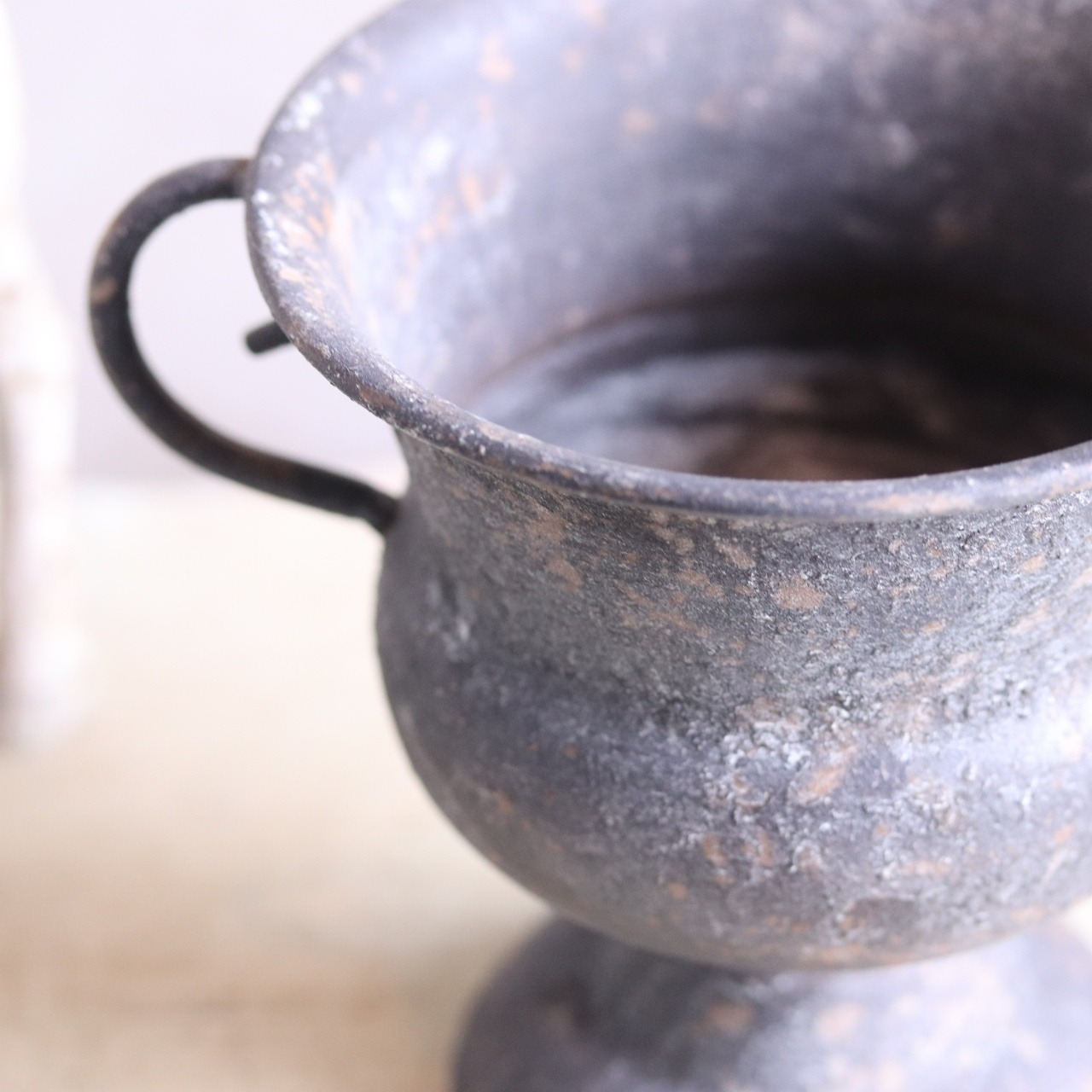 mondimanche ブリキ植木鉢　シャビーハンドルカップSDGY　UF657|　１ポット植え込みのシャビーシックな鉢　お玄関がオシャレに変わります